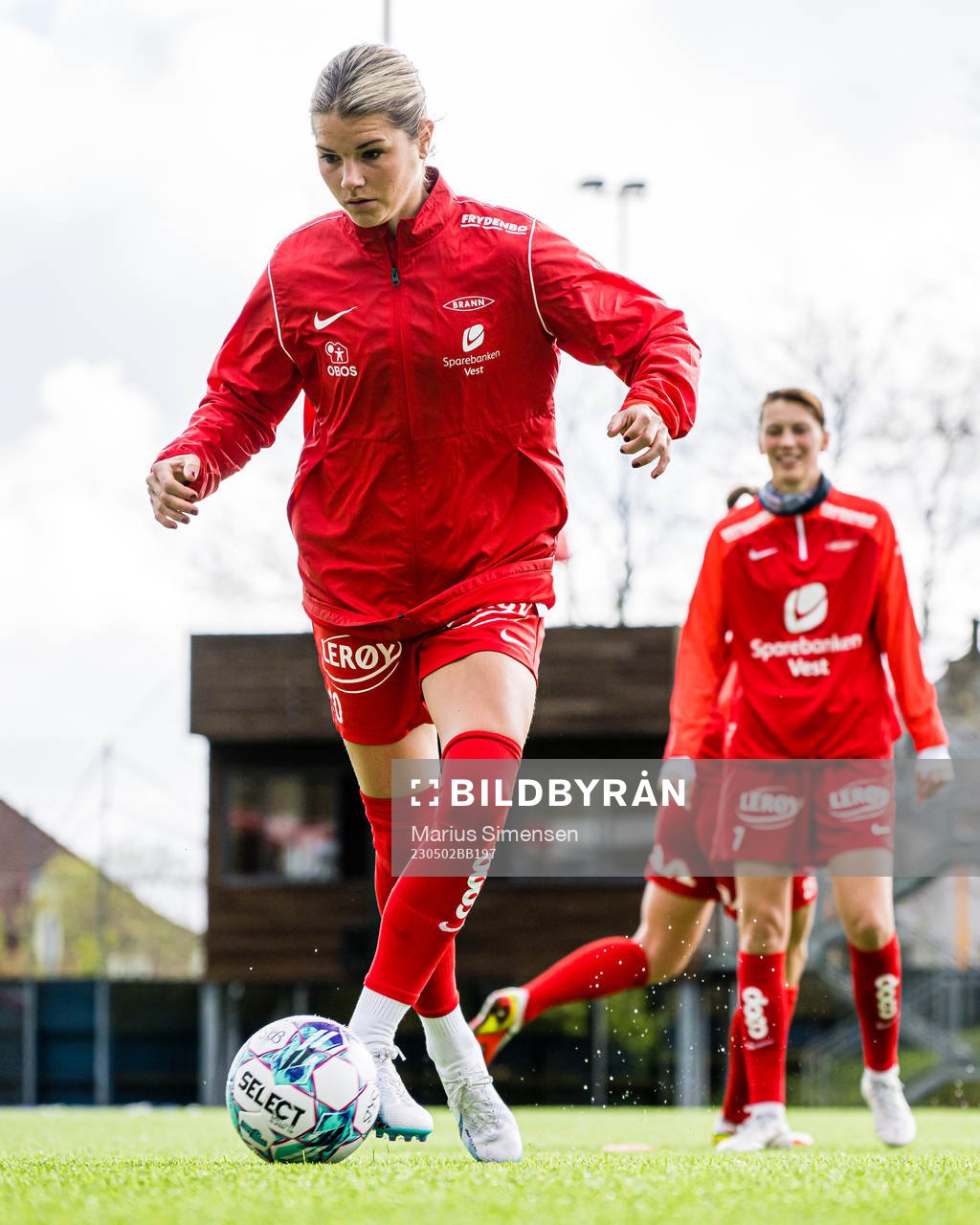 Andrine Stolsmo Hegerberg of Brann warms up