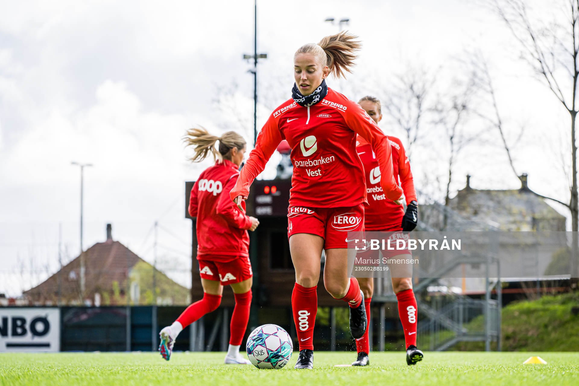 Rikke Bogetveit Nygard of Brann warms up