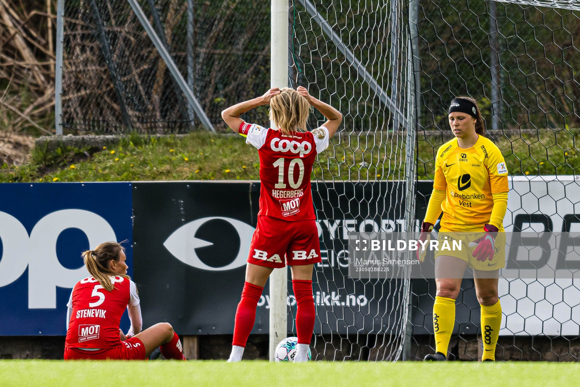 Ingrid Østervold Stenevik, Andrine Stolsmo Hegerberg and