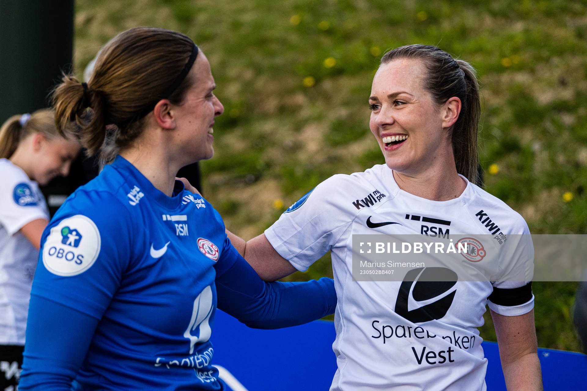 Ida Norstrøm and Stine Hovland of Arna-Bjørnar celebrates
