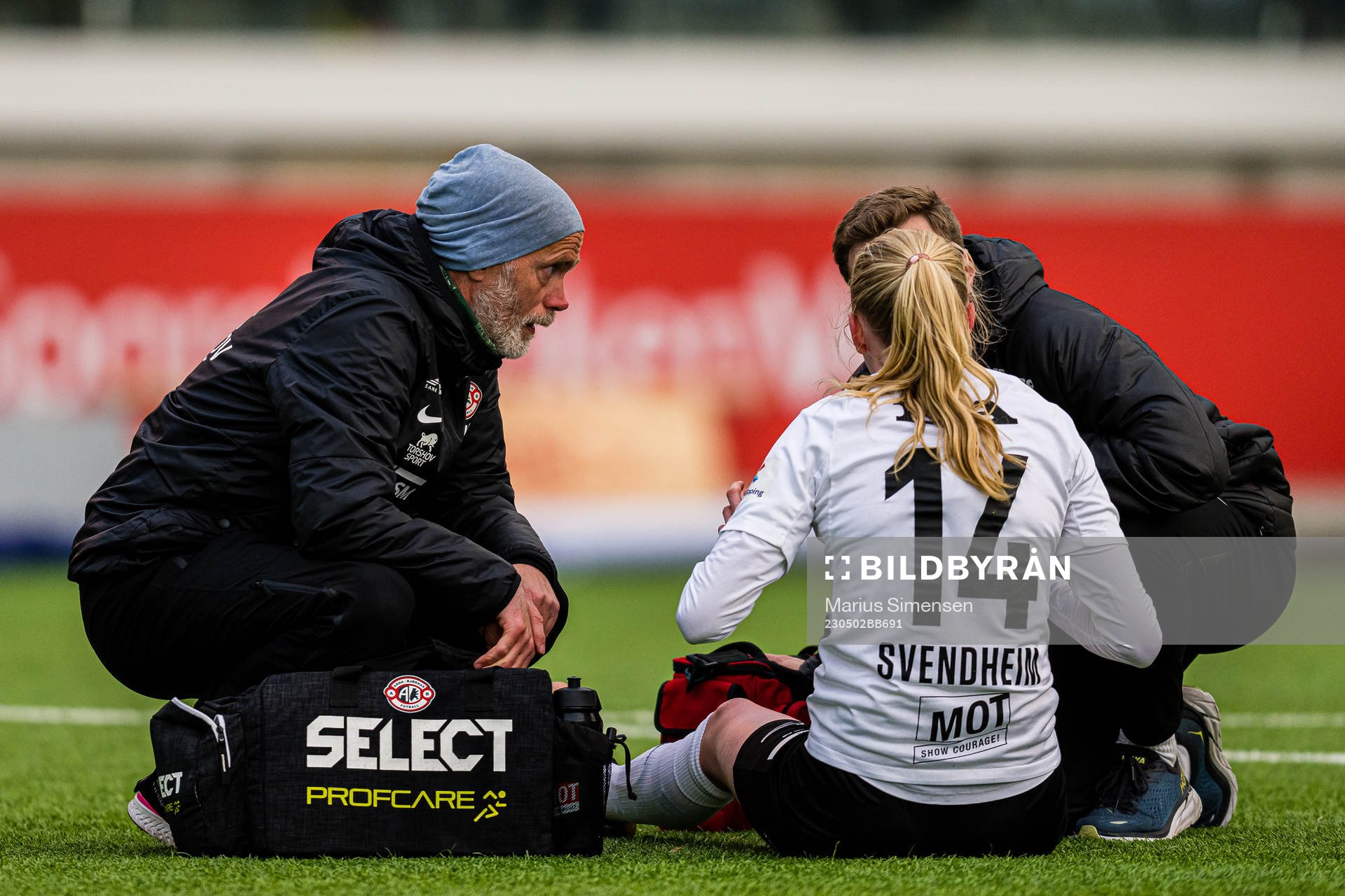 Bjarne Hagen, head coach of Arna-Bjørnar, and Tomine