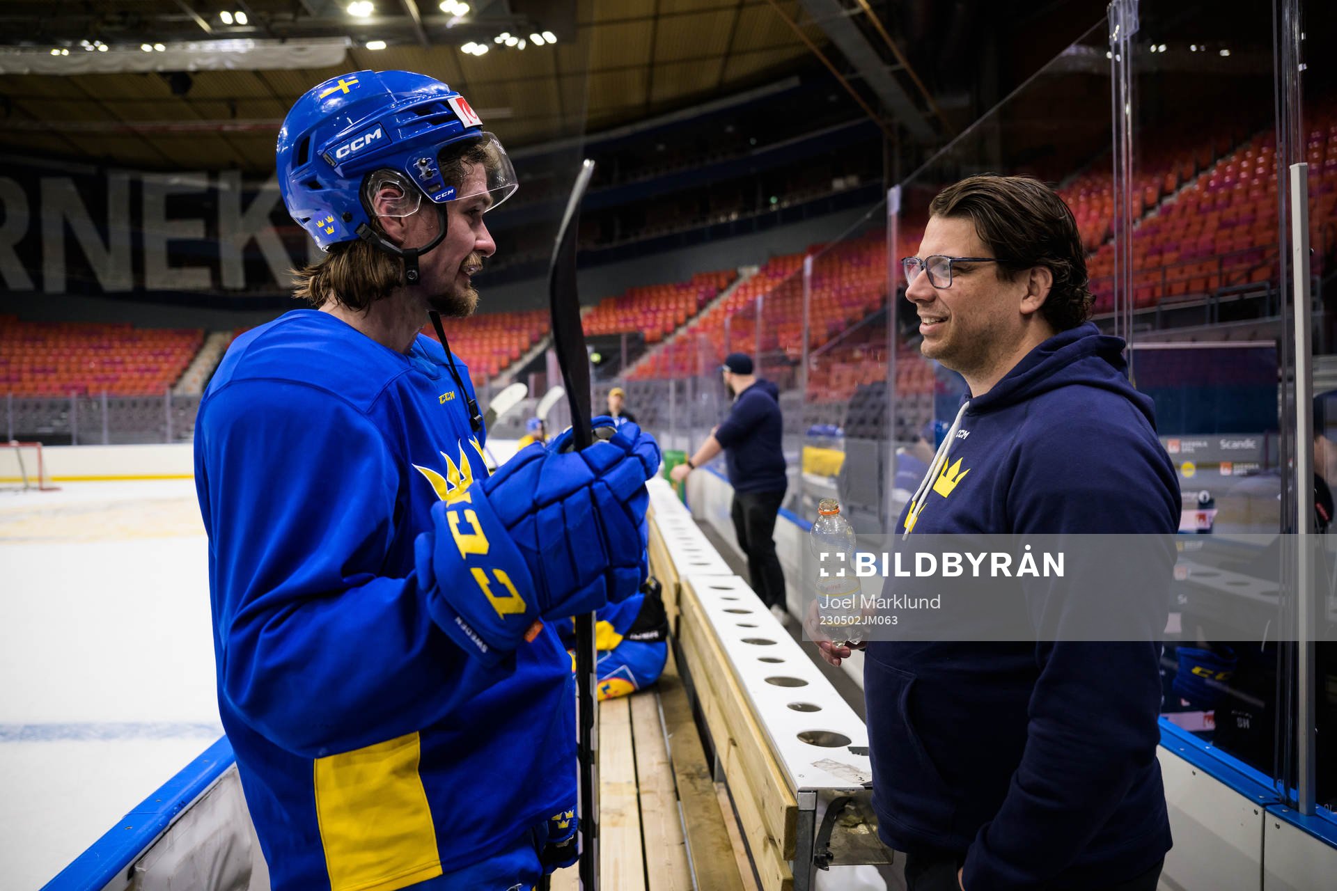 Linus Johansson and assistant general manager Josef