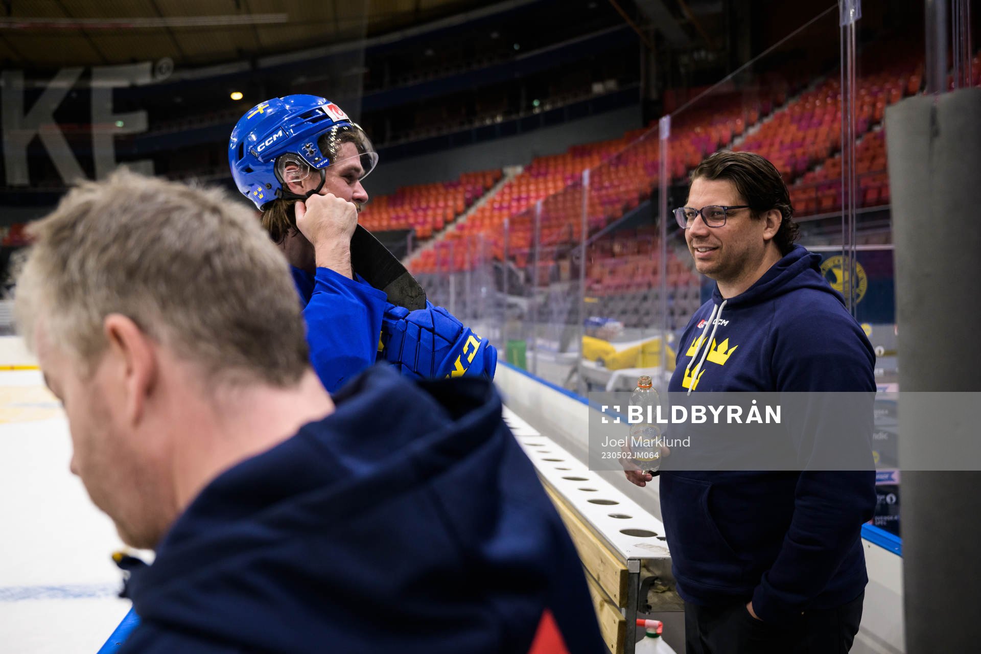 Linus Johansson and assistant general manager Josef