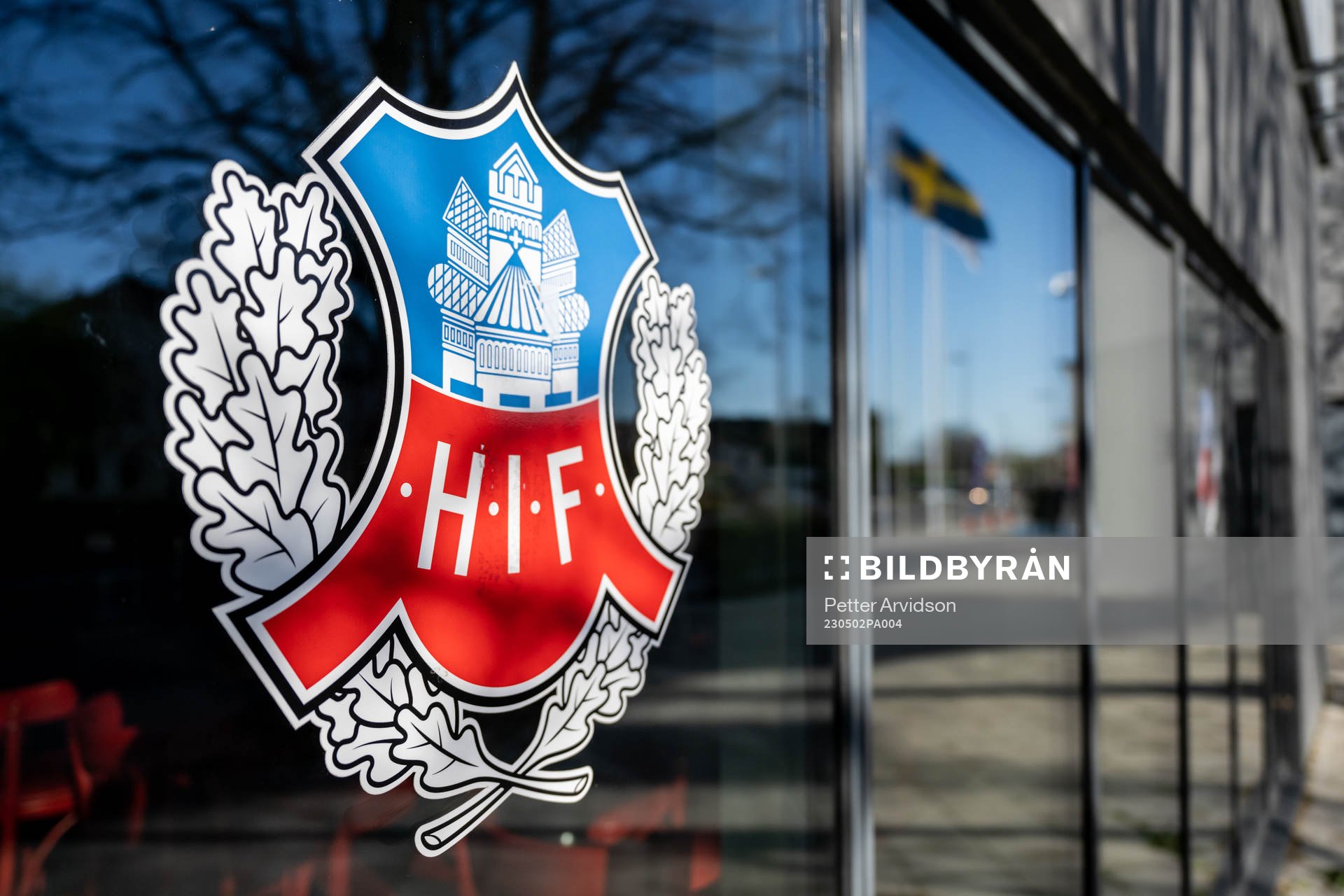 Helsingborgs klubbmärke inför fotbollsmatchen i Superettan mellan Helsingborg och GAIS den 2 maj 2023 i Helsingborg. 