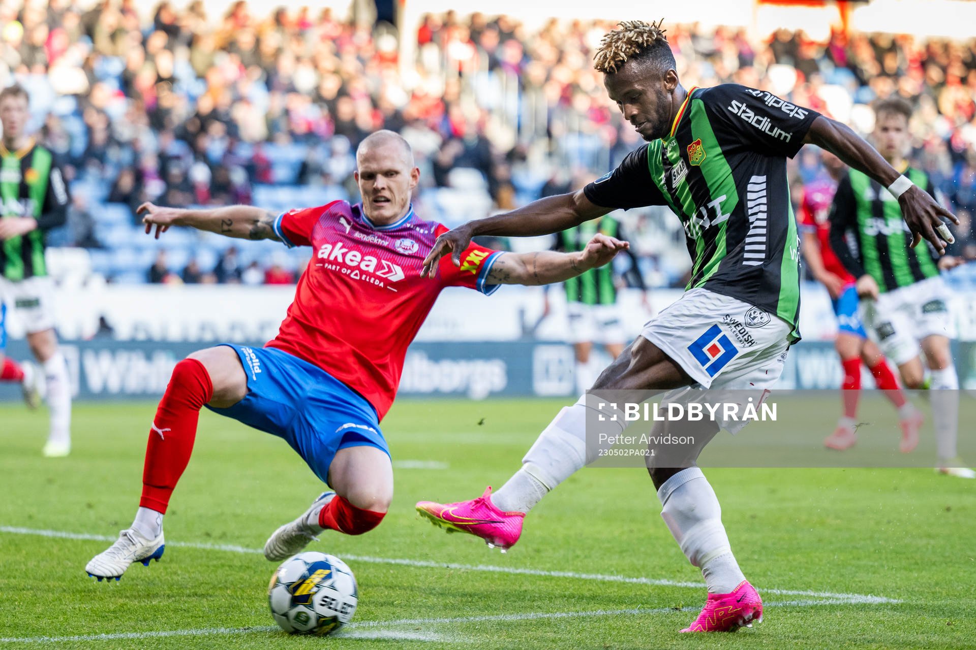 GAISs Richard Emeka Friday och Helsingborgs Philip Rejnhold