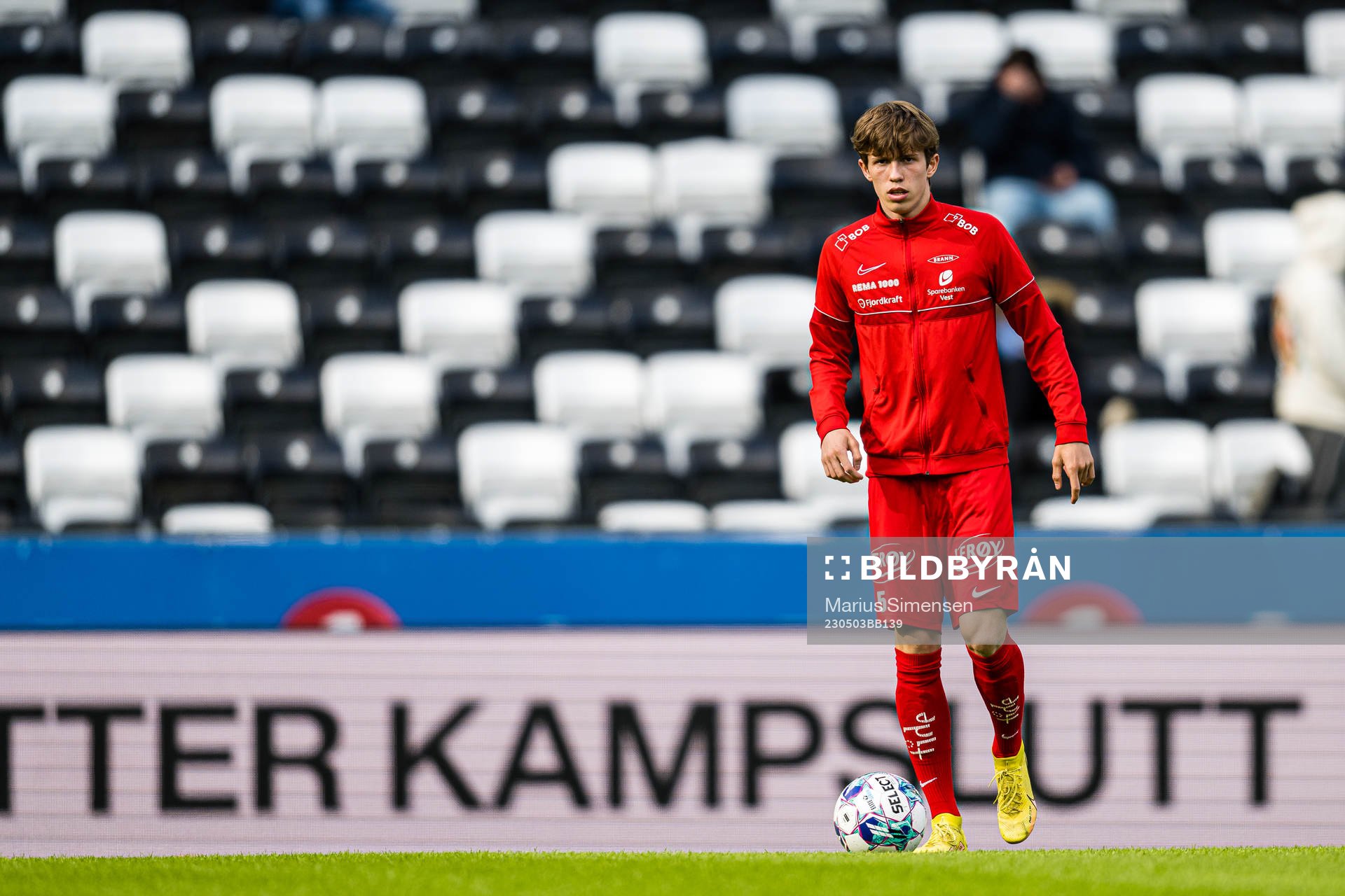 Niklas Jensen Wassberg of Brann warms up