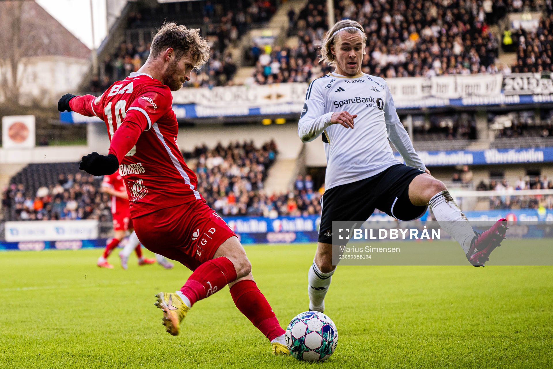 Ole Didrik Blomberg of Brann and Santeri Leevi Oliver