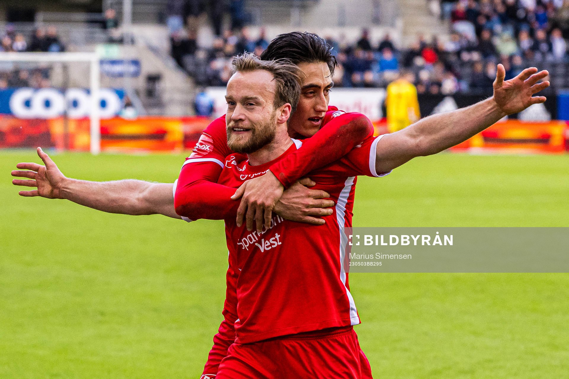 Bård Finne of Brann celebrates