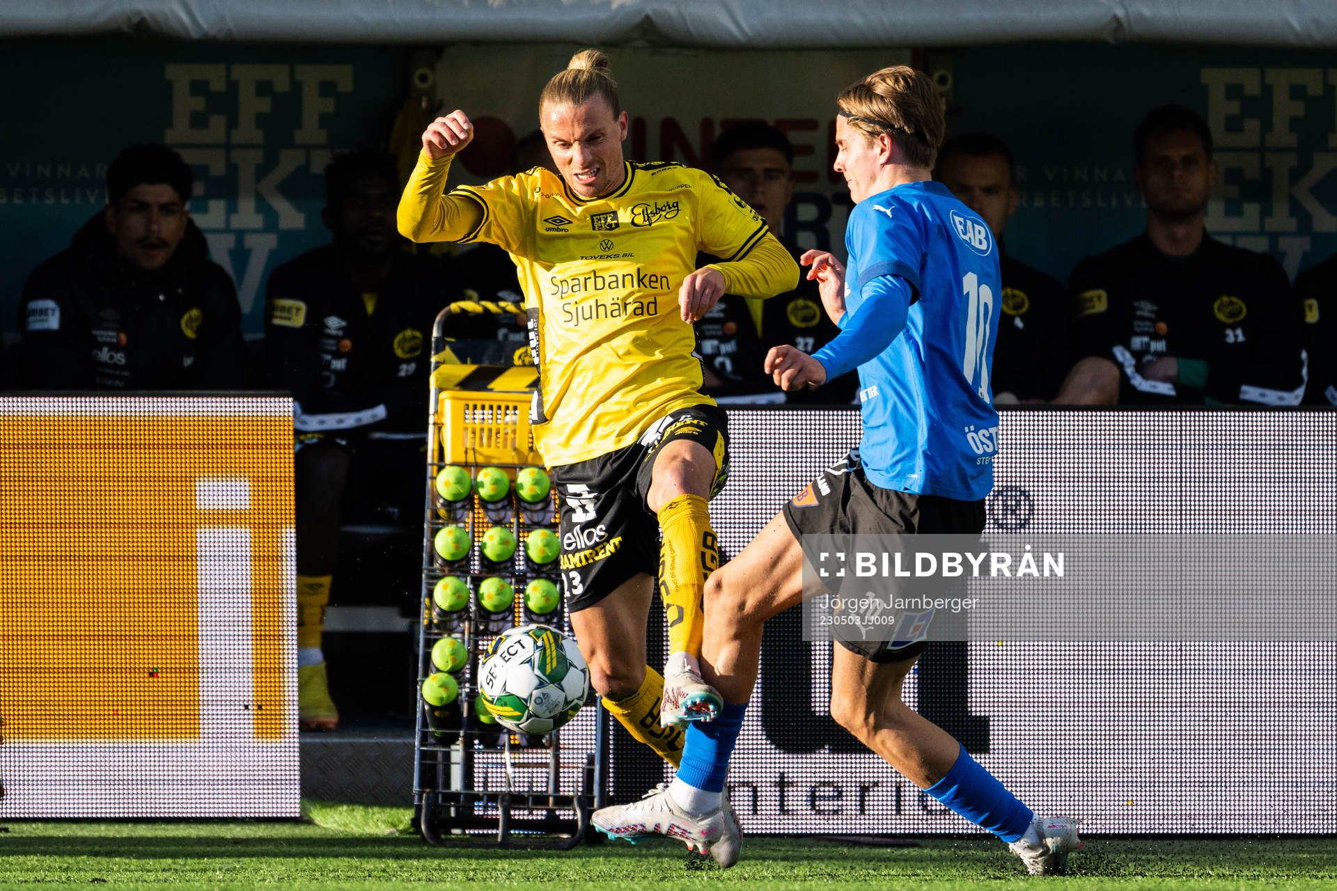 Elfsborgs Niklas Hult och Halmstads Erik Ahlstrand