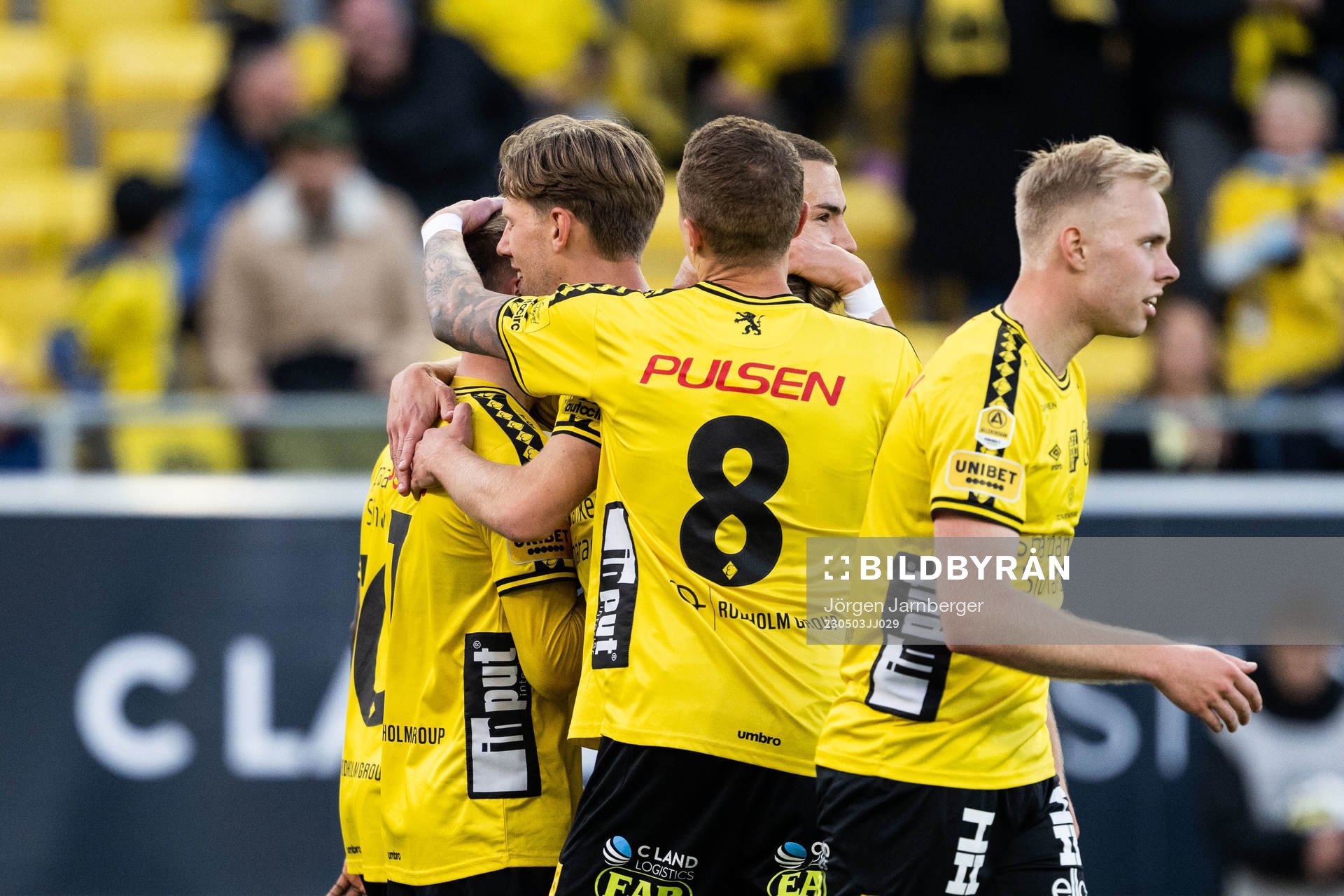 Elfsborgs Jacob Ondrejka jublar med lagkamrater