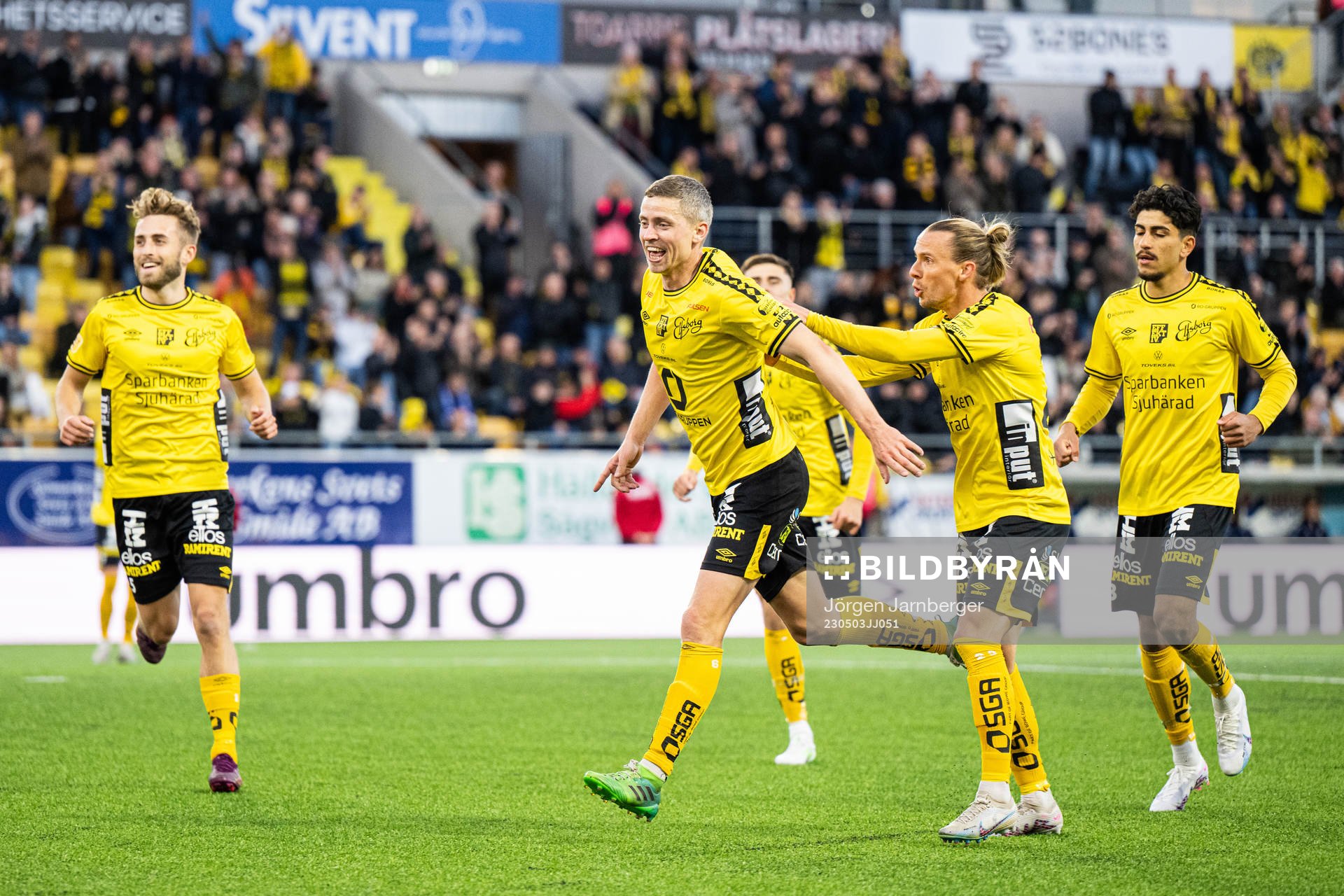 Elfsborgs Andre Ibsen Rømer jublar med lagkamrater