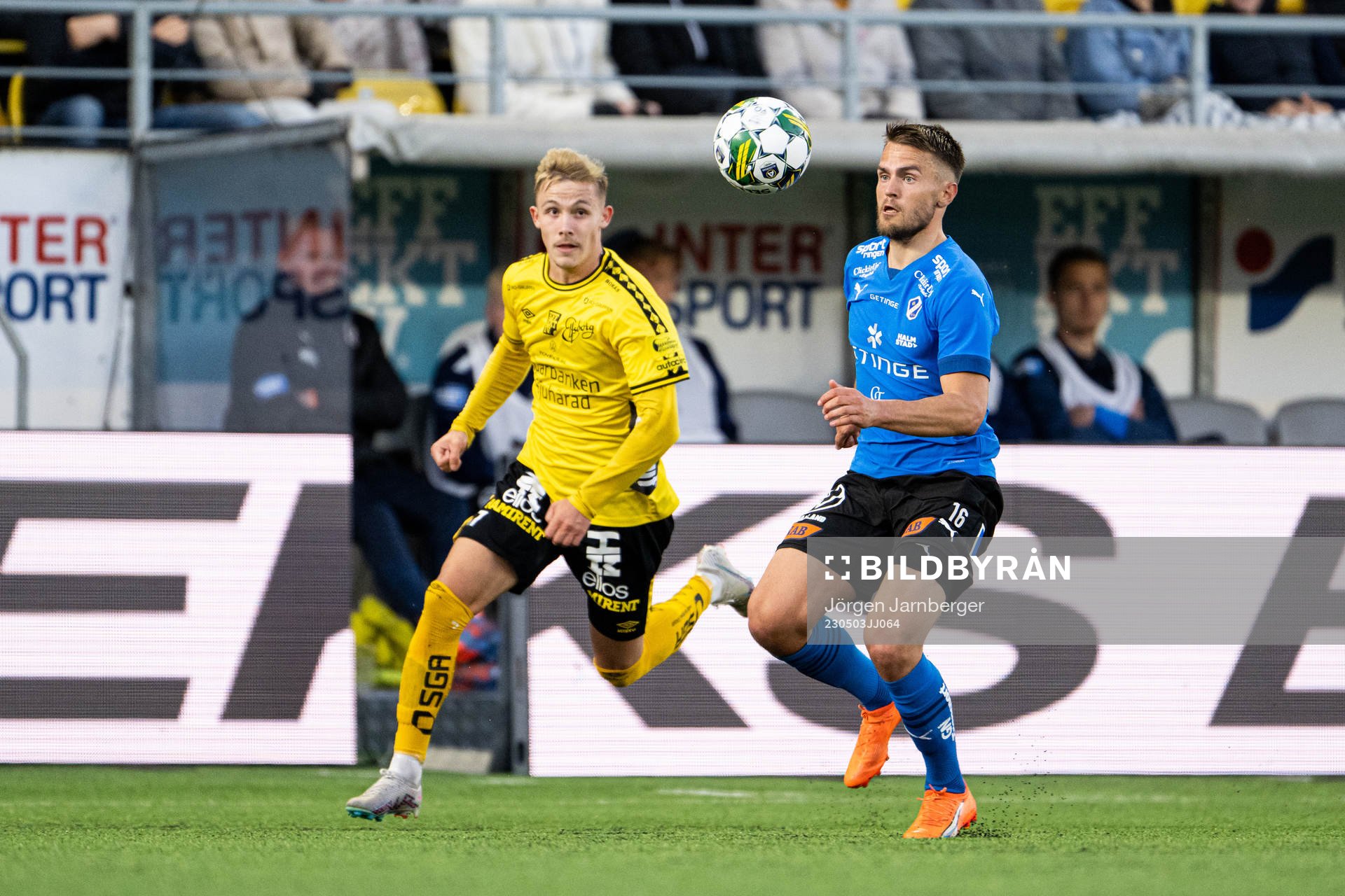 Elfsborgs Jacob Ondrejka och Halmstads Benjamin Hjertstrand
