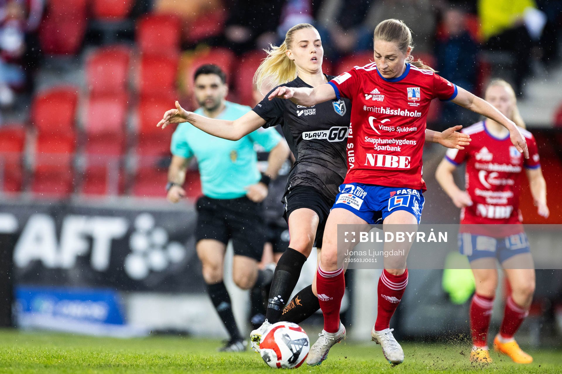 Växjö DFFs Olivia Mattsson och Vittsjös Linda Sällström