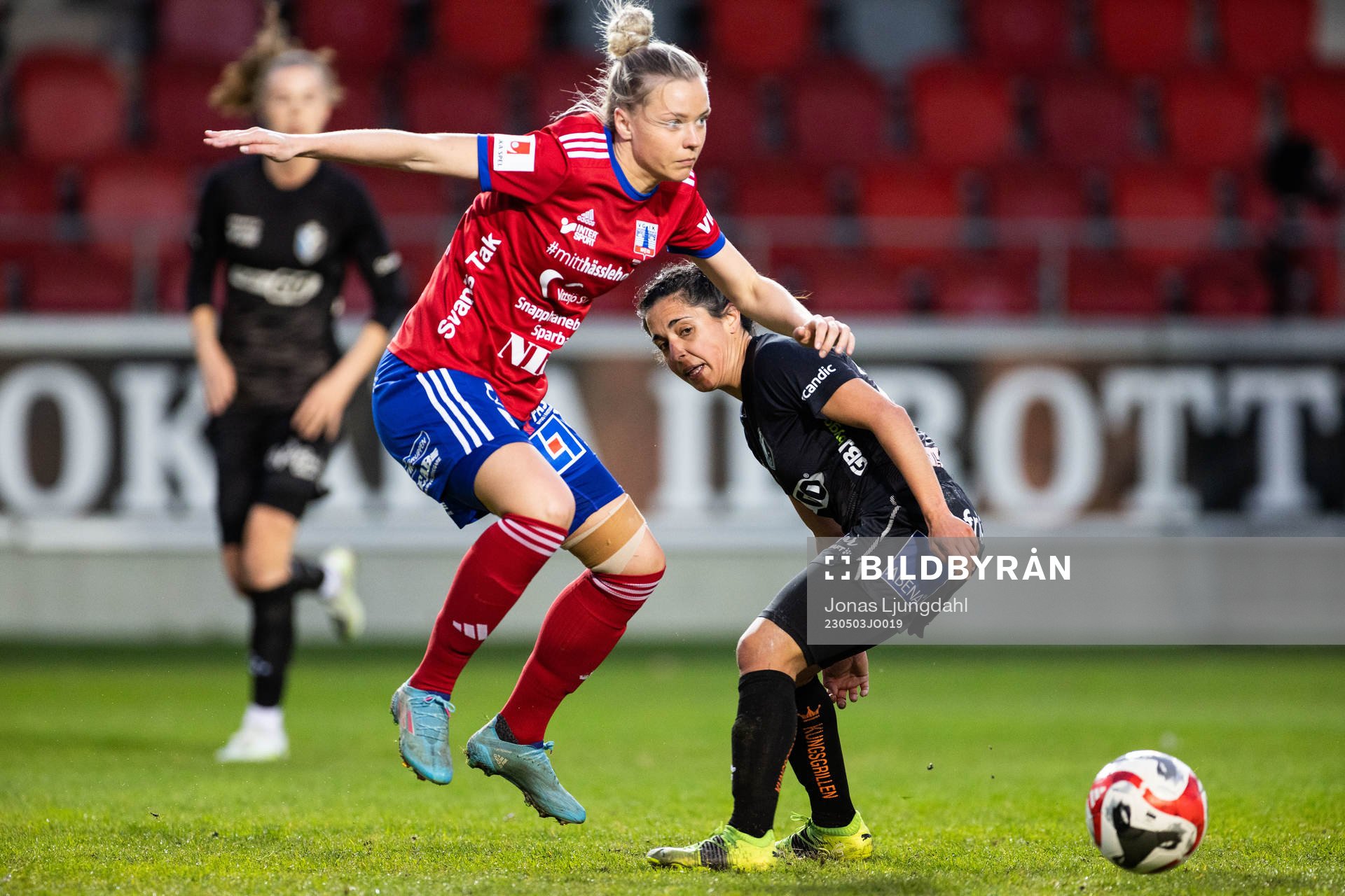 Vittsjös Kajsa Lind och Växjö DFFs Rosa Herreros Ossorio