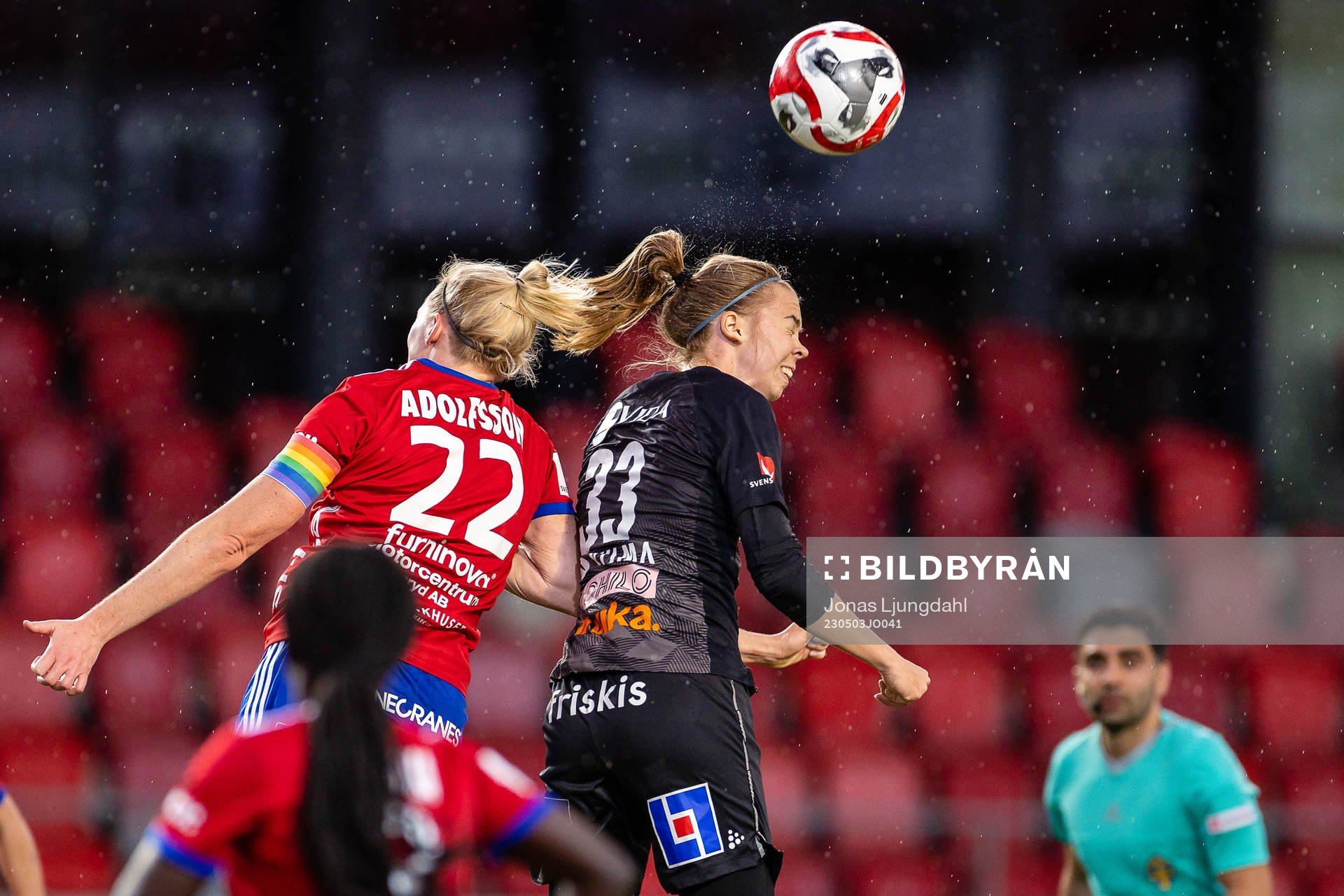 Vittsjös Sandra Adolfsson och Växjö DFFs Elin Nilsson