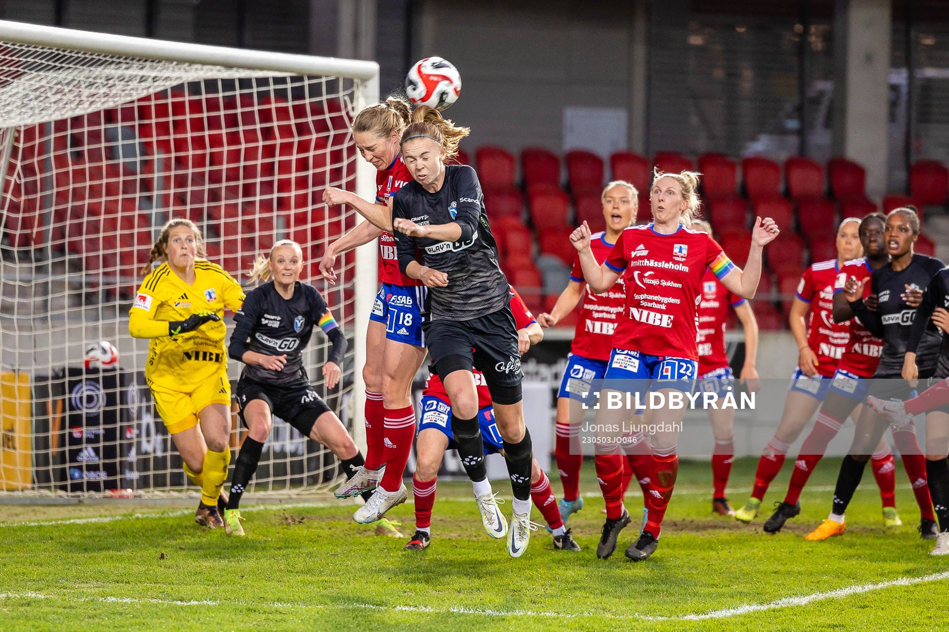 Vittsjös Linda Sällström och Växjö DFFs Elin Nilsson