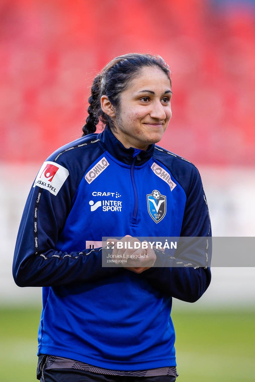 Växjö DFFs Nesrin Akgun under fotbollsmatchen i Damallsvenskan mellan Växjö DFF och Vittsjö den 3 maj 2023 i Växjö. 