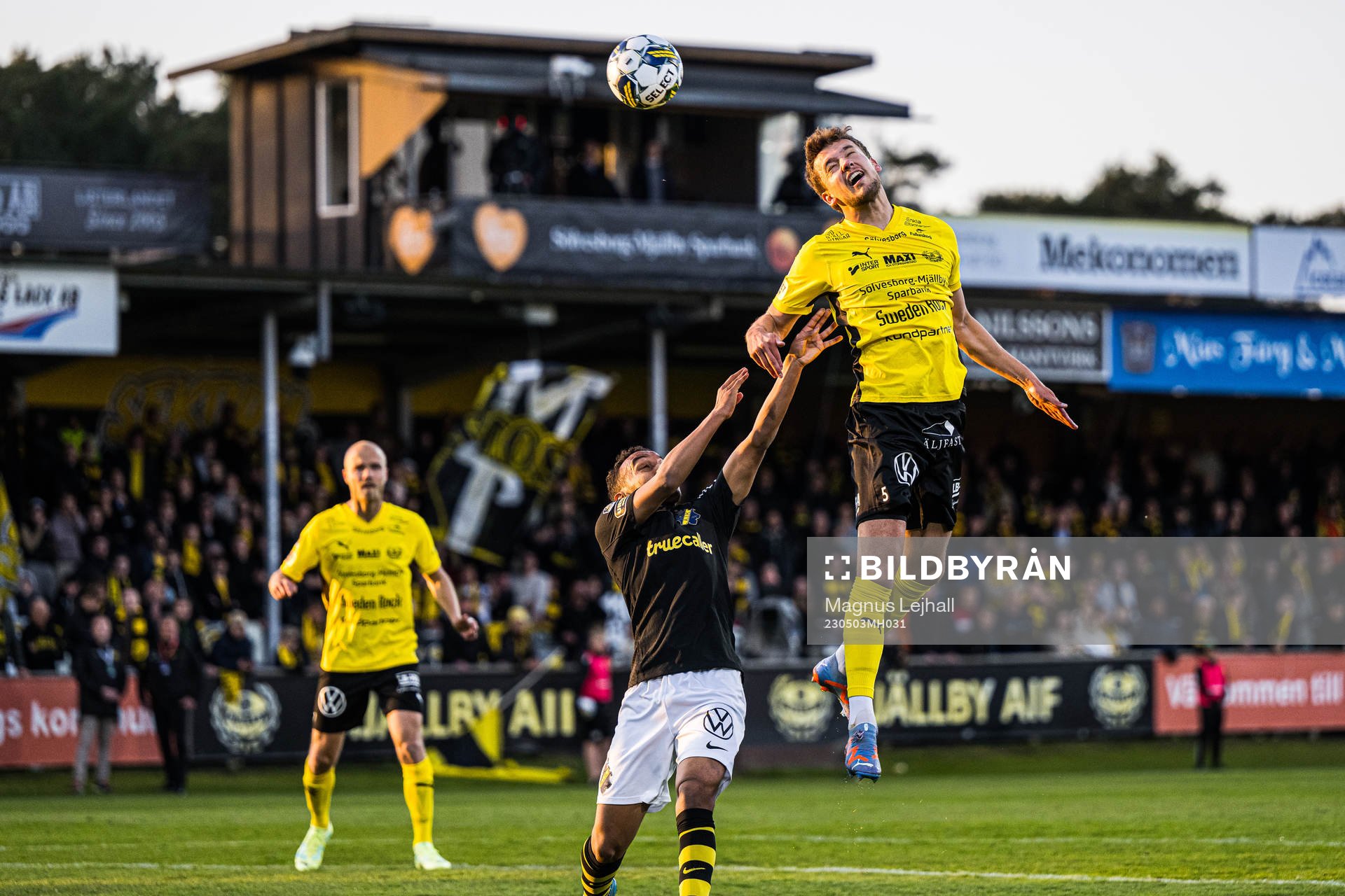 Mjällbys Colin Rösler under fotbollsmatchen i Allsvenskan mellan Mjällby och AIK den 3 maj 2023 i Hällevik. 