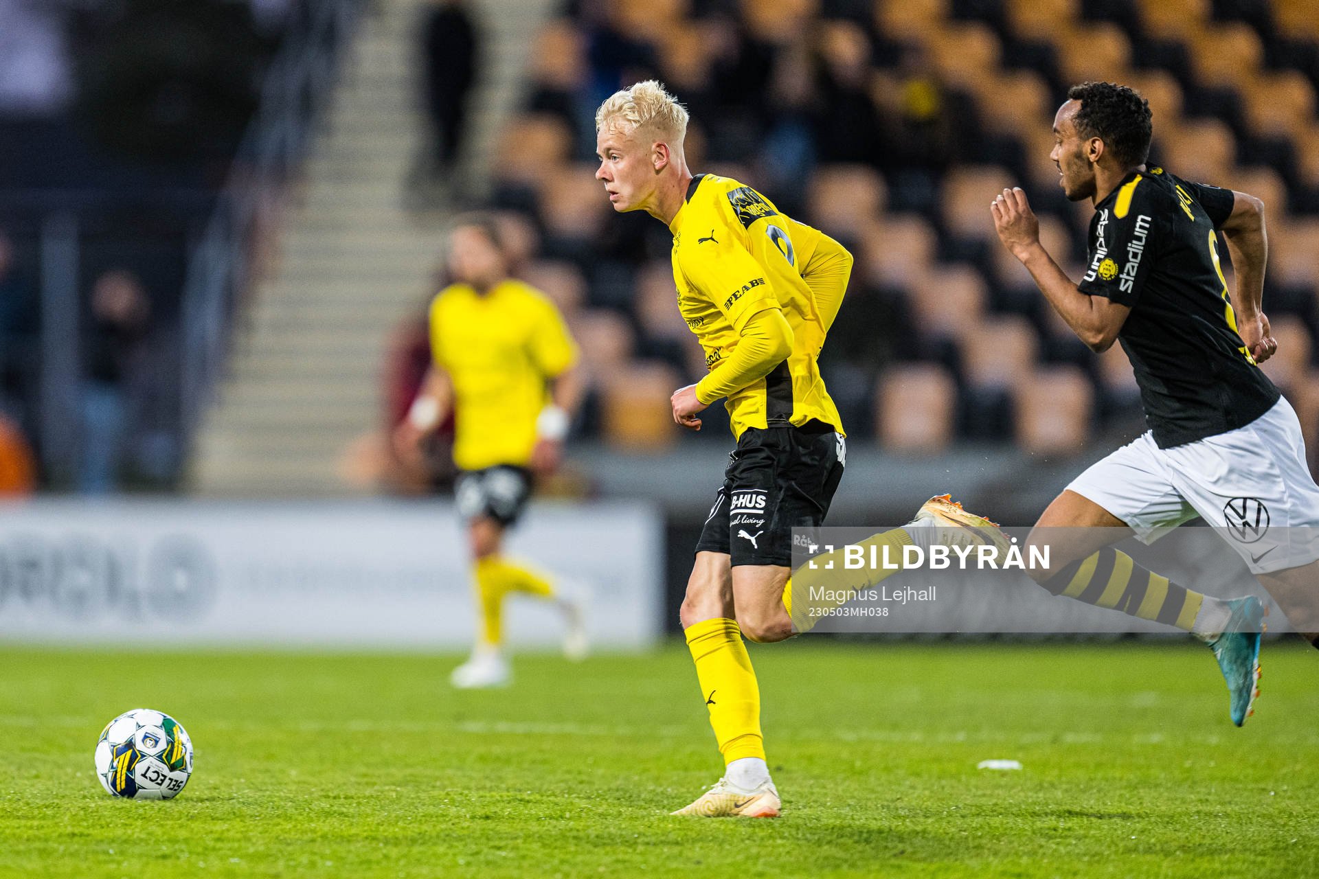 Mjällbys Otto Rosengren och AIKs Bilal Hussein