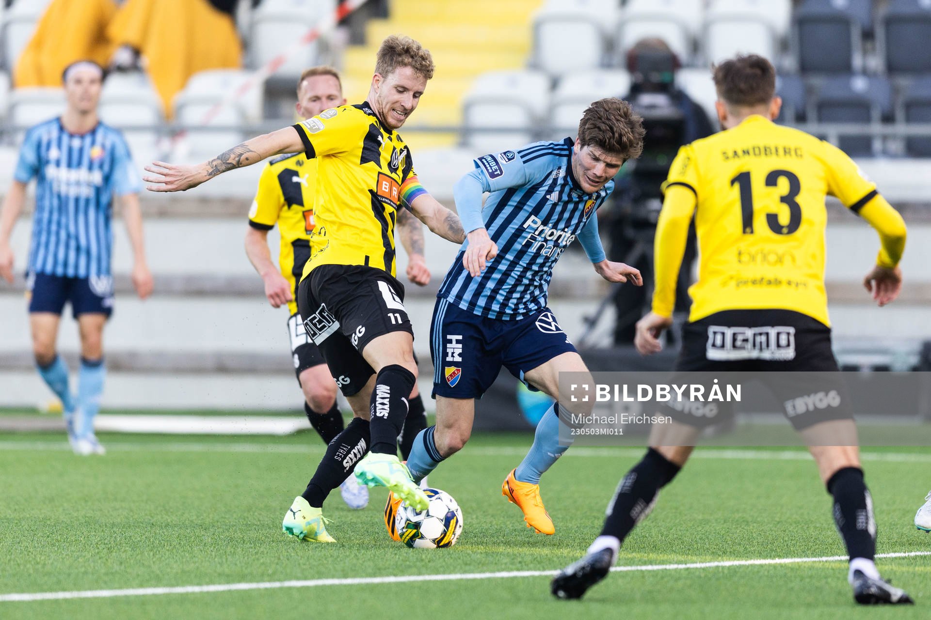 Häckens Samuel Gustafson och Djurgårdens Oliver Berg