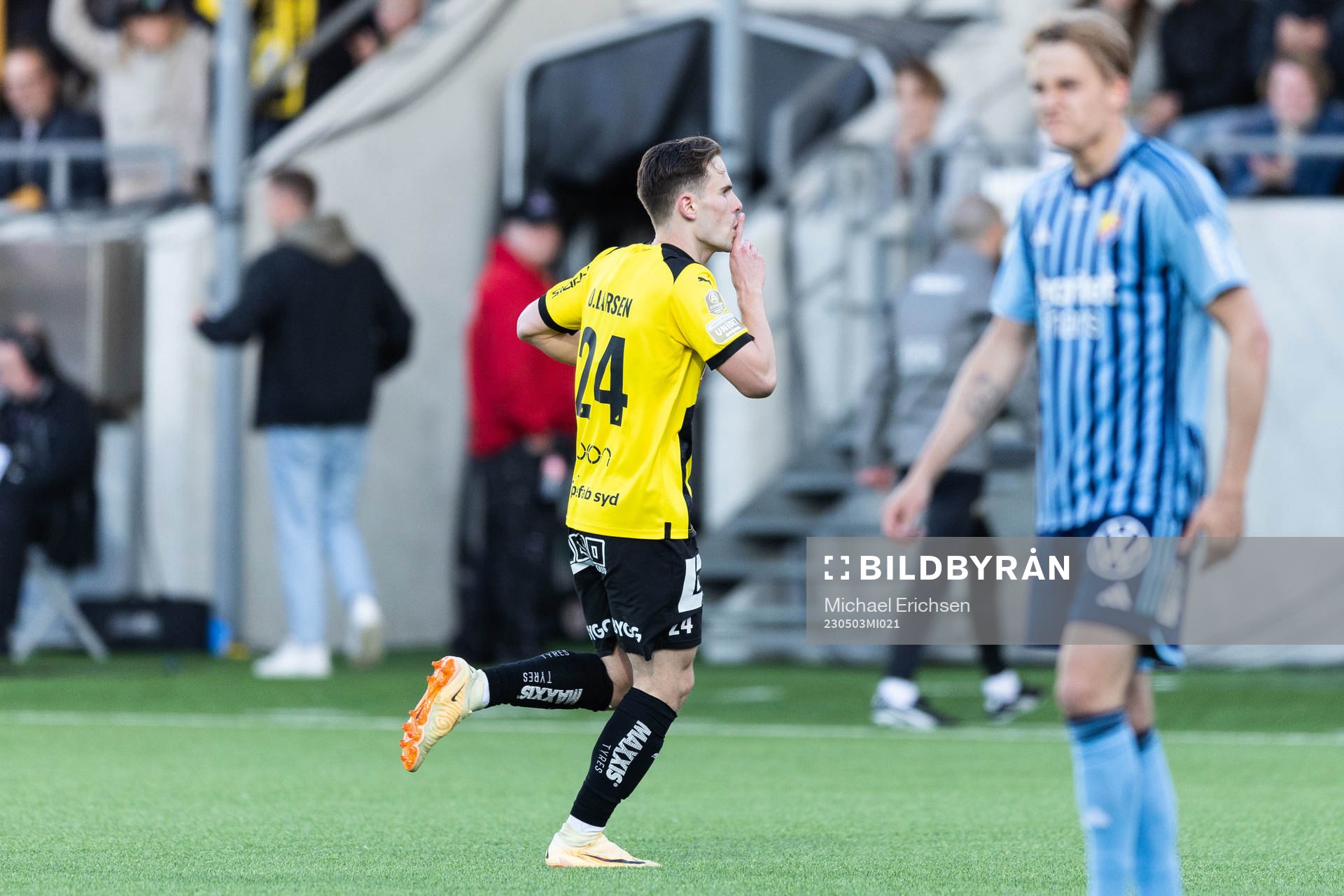 Häckens Lars Olden Larsen jublar