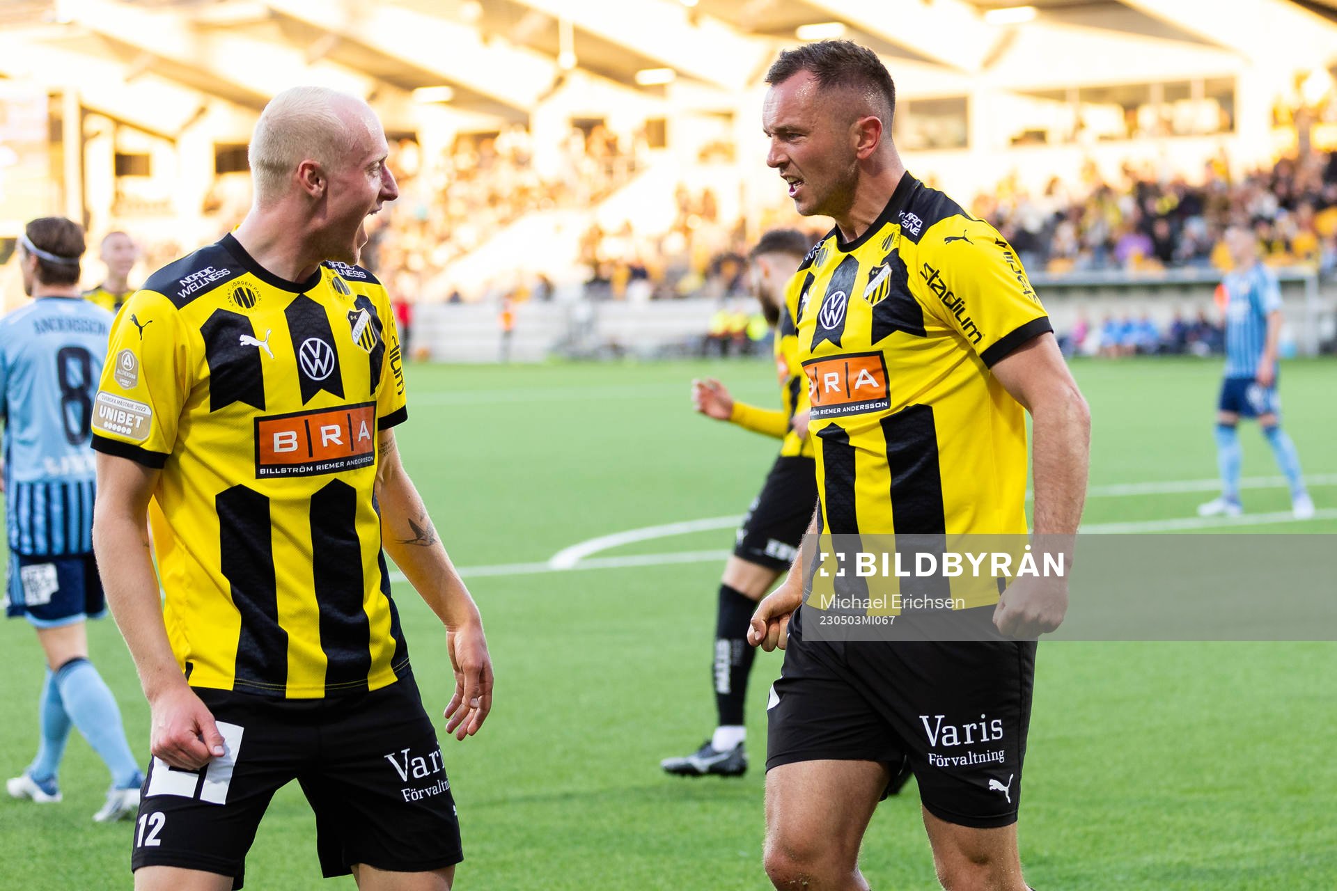 Häckens Even Hovland jublar ihop med Valgeir Fridriksson