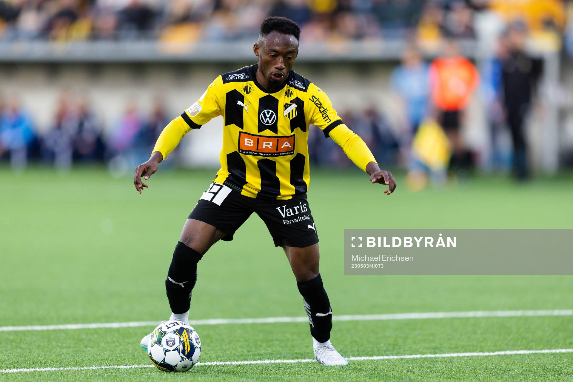 Häckens Benie Adama Traore under fotbollsmatchen i Allsvenskan mellan Häcken och Djurgården den 3 maj 2023 i Göteborg. 