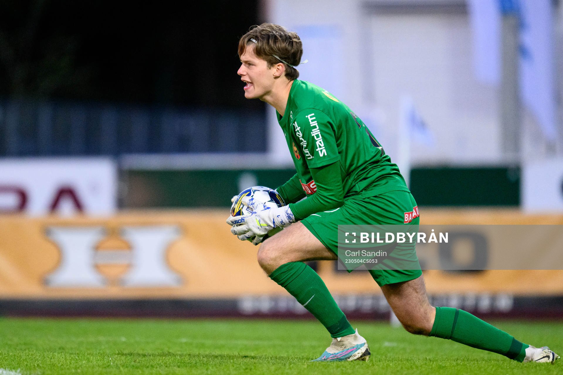 Brommapojkarnas målvakt Filip Sidklev