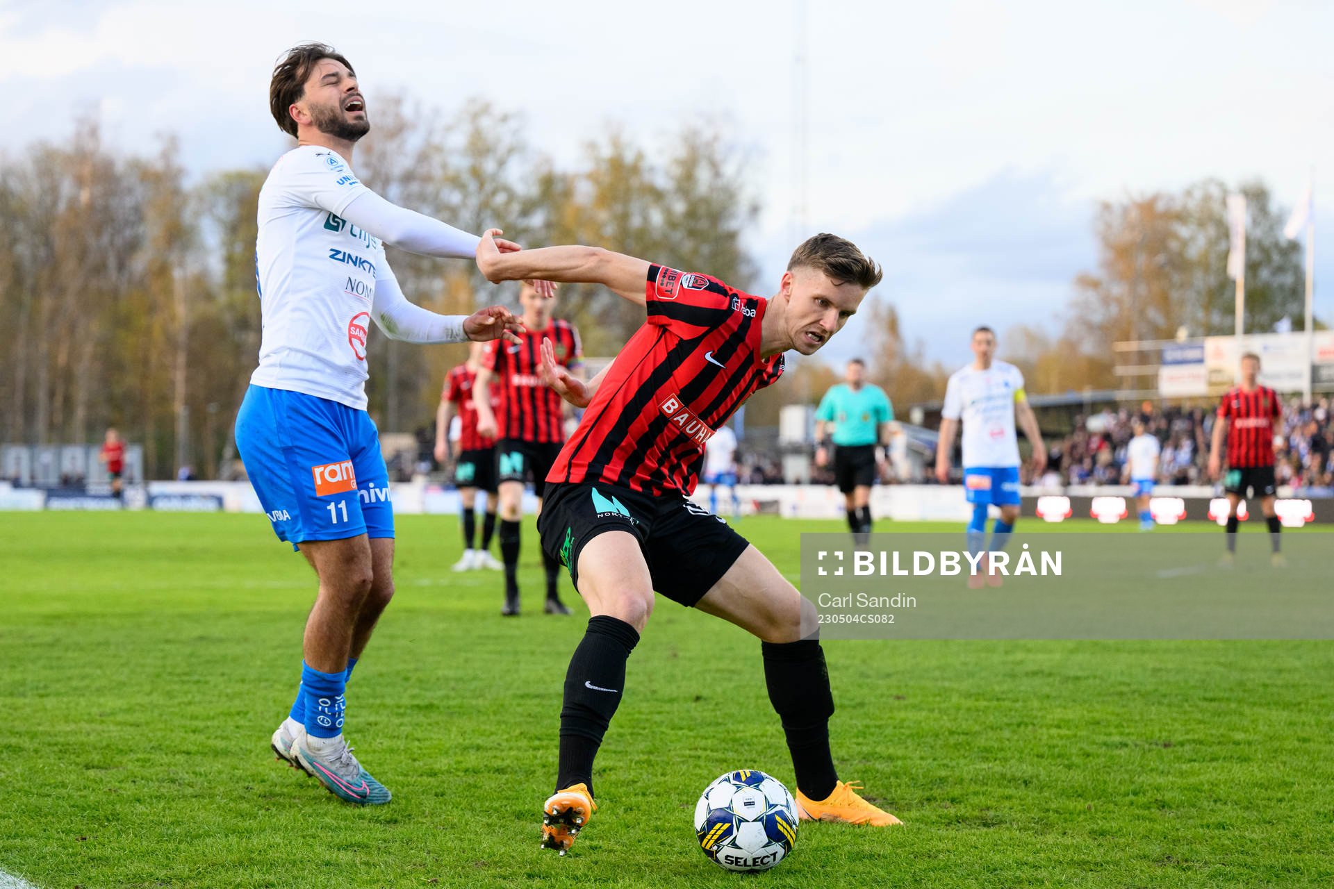 Värnamos Edvin Becirovic och Brommapojkarnas Samuel Leach