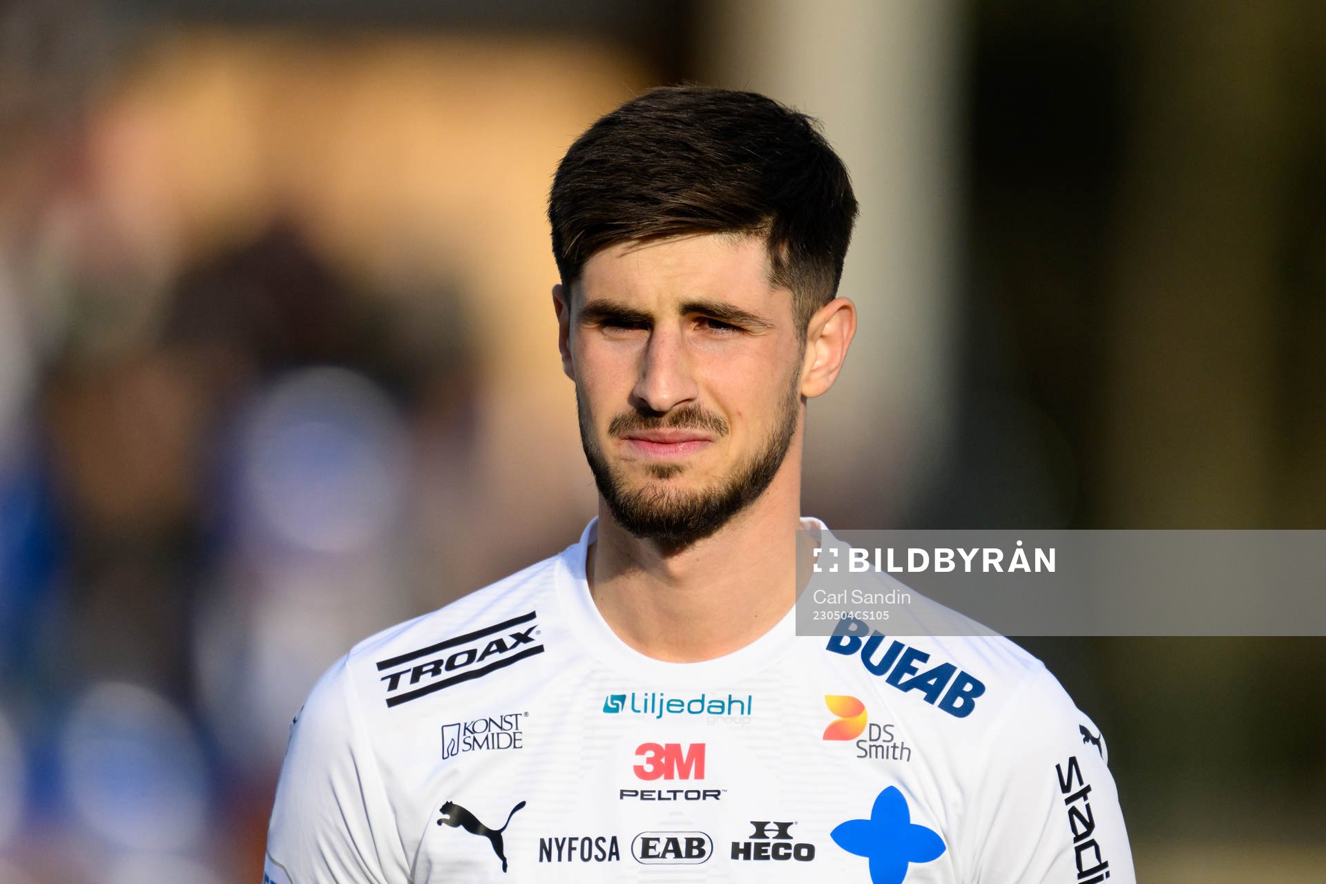 Värnamos Emin Grozdanic vid lineup innan fotbollsmatchen i
