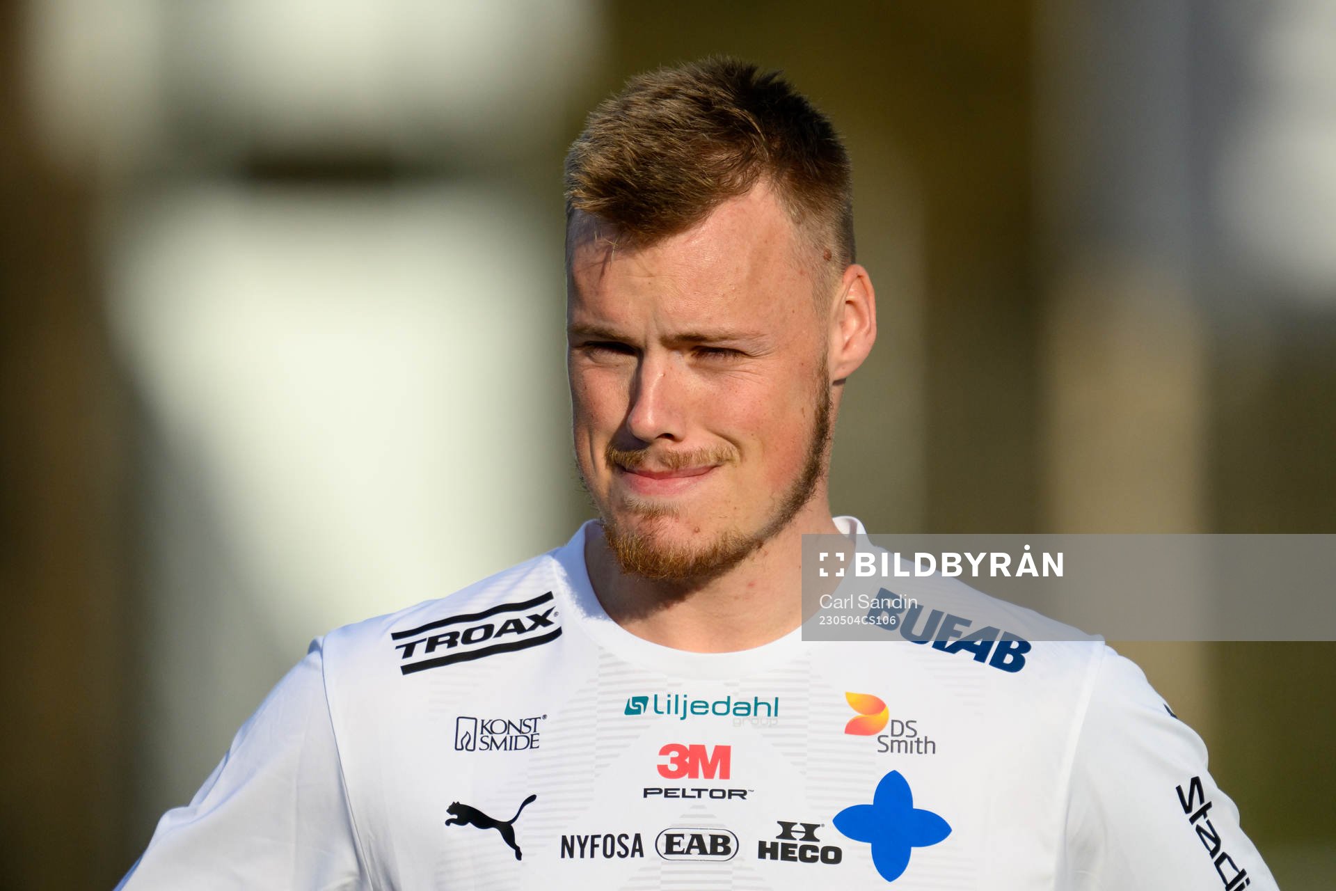 Värnamos Victor Eriksson vid lineup innan fotbollsmatchen
