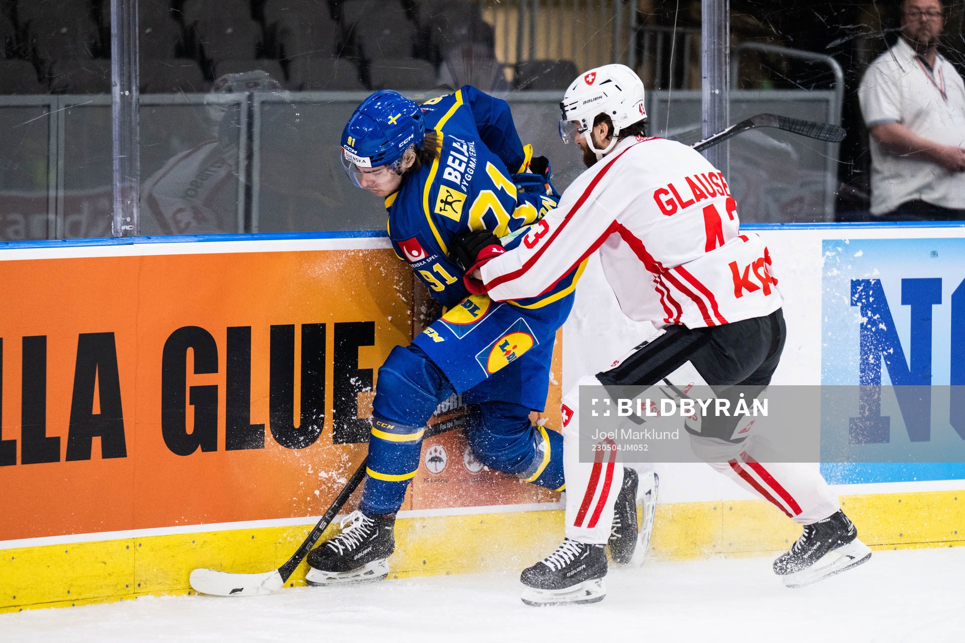 Leo Carlsson of Sweden and Andrea Glauser of Switzerland