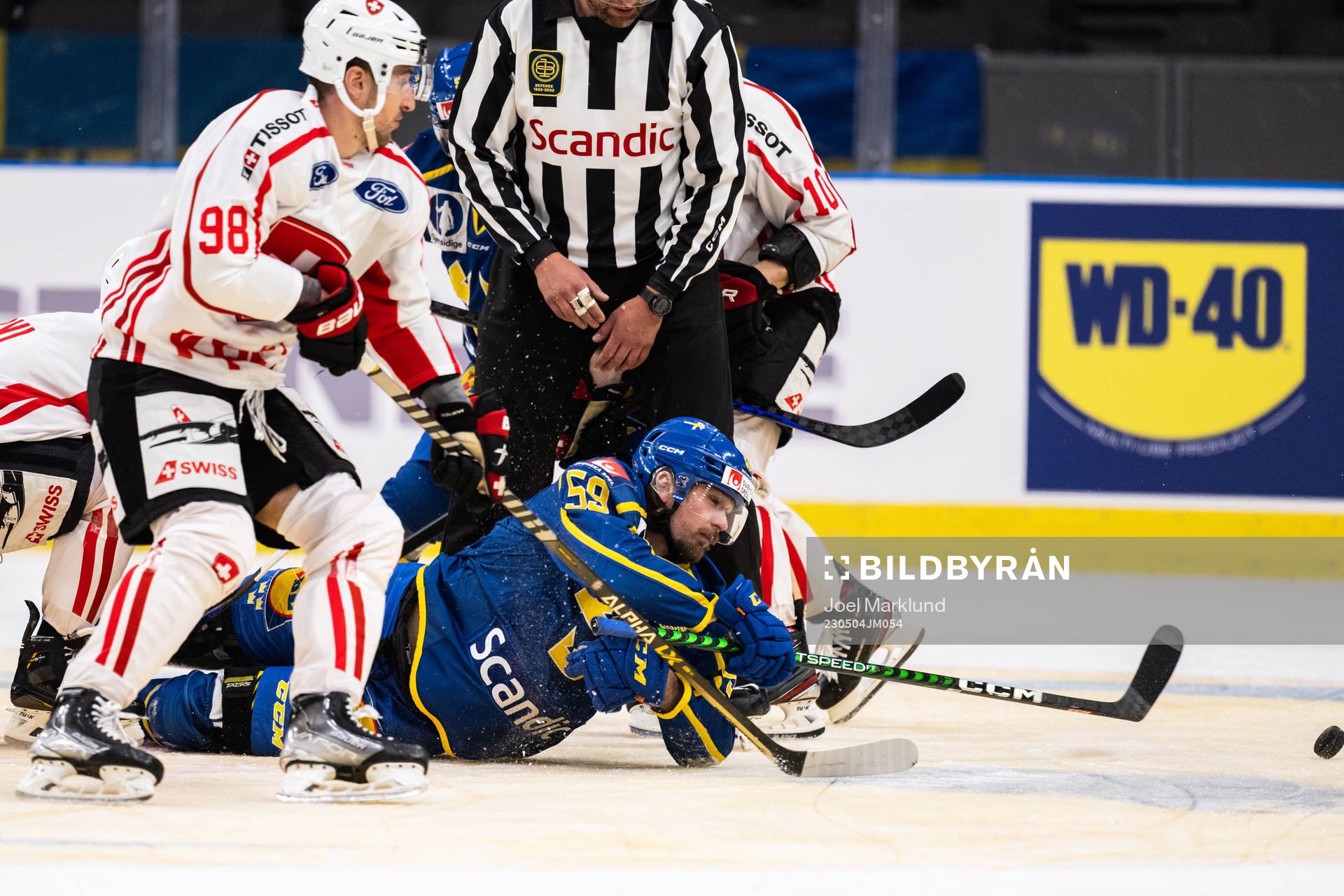 Marco Miranda of Switzerland and Linus Johansson of Sweden