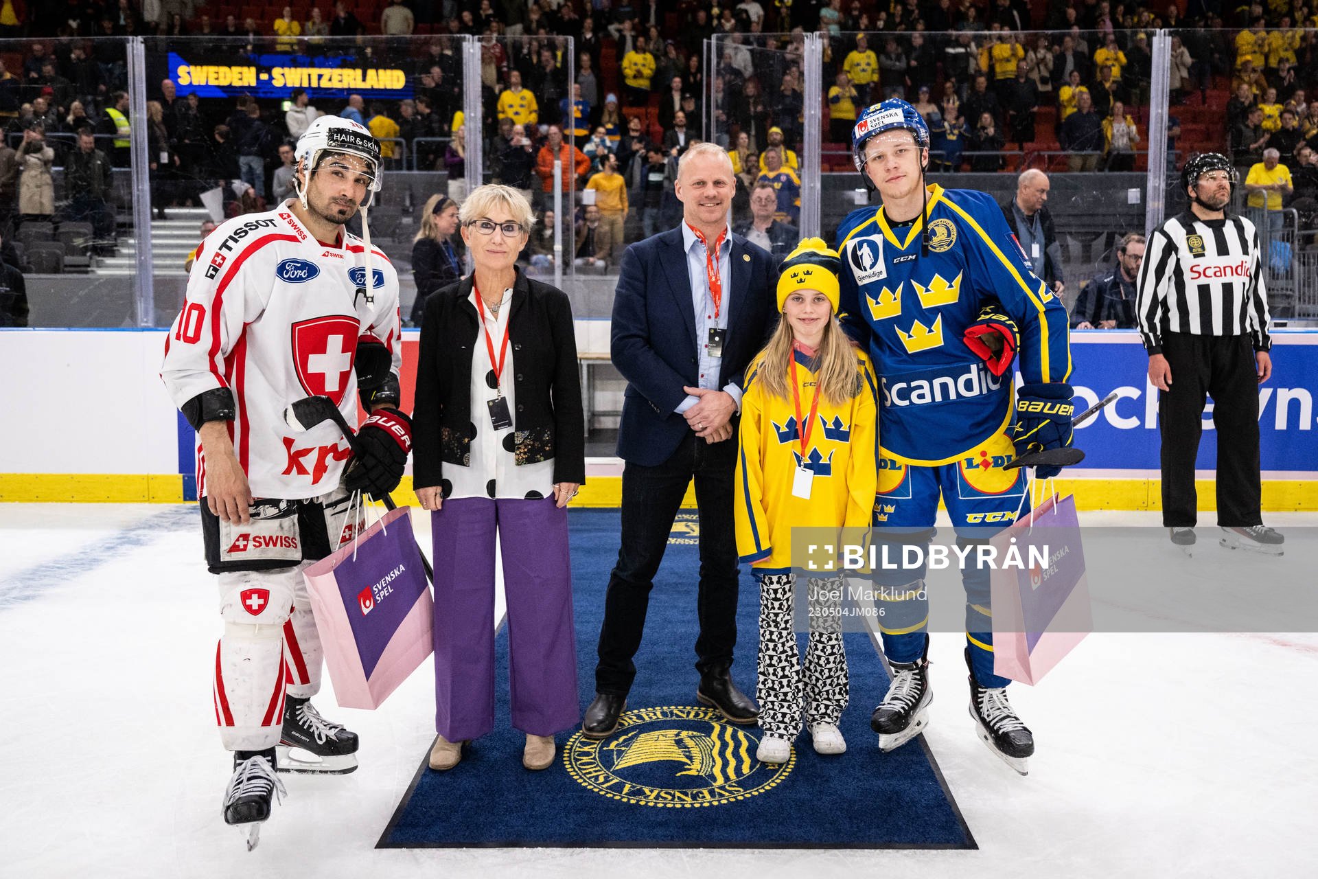Andres Ambühl of Switzerland and Lucas Raymond of Sweden
