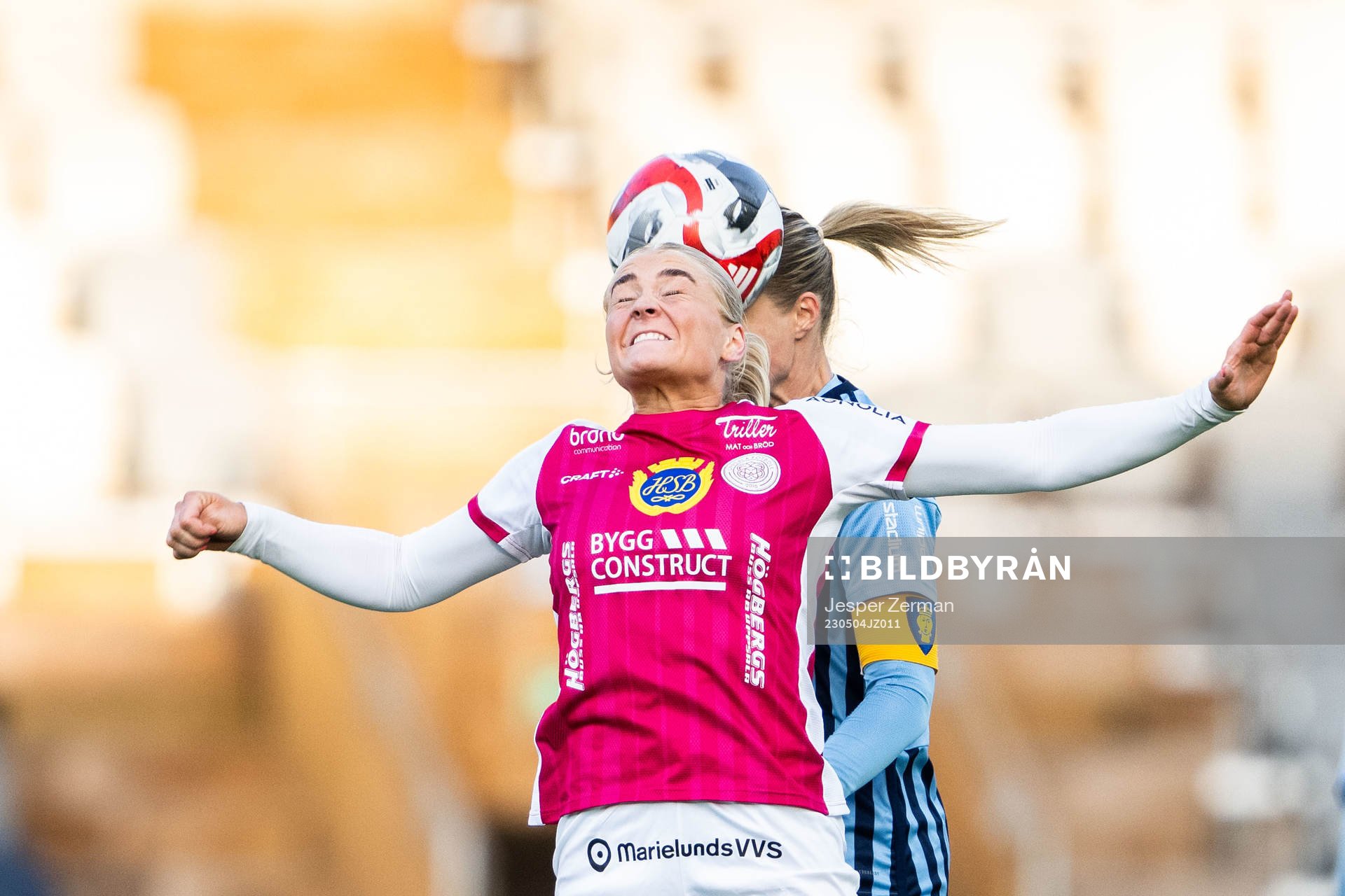 IK Uppsalas Klara Folkesson och Djurgårdens Sanna Kullberg