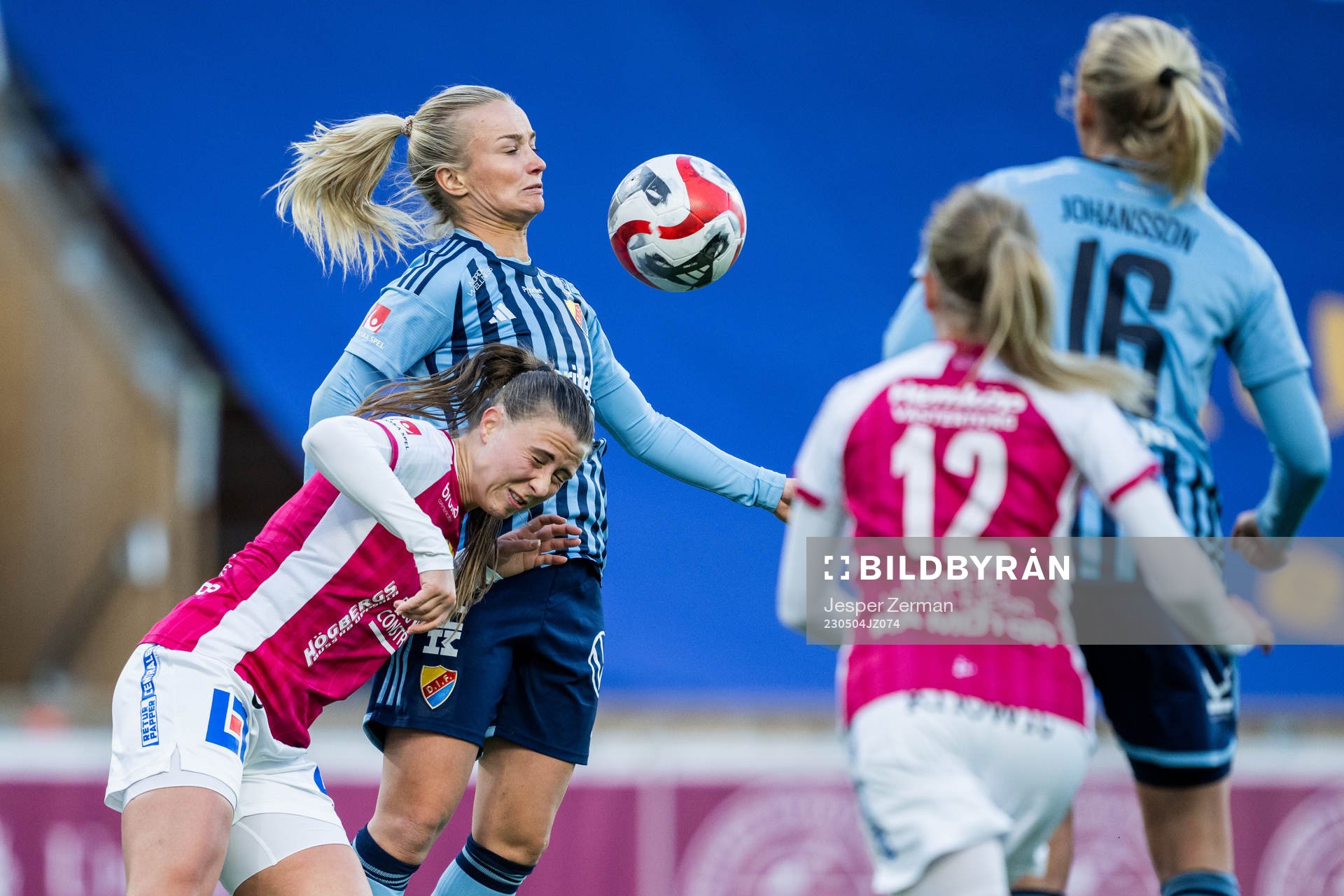 IK Uppsalas Emilia Hjertberg och Djurgårdens Tove Almqvist