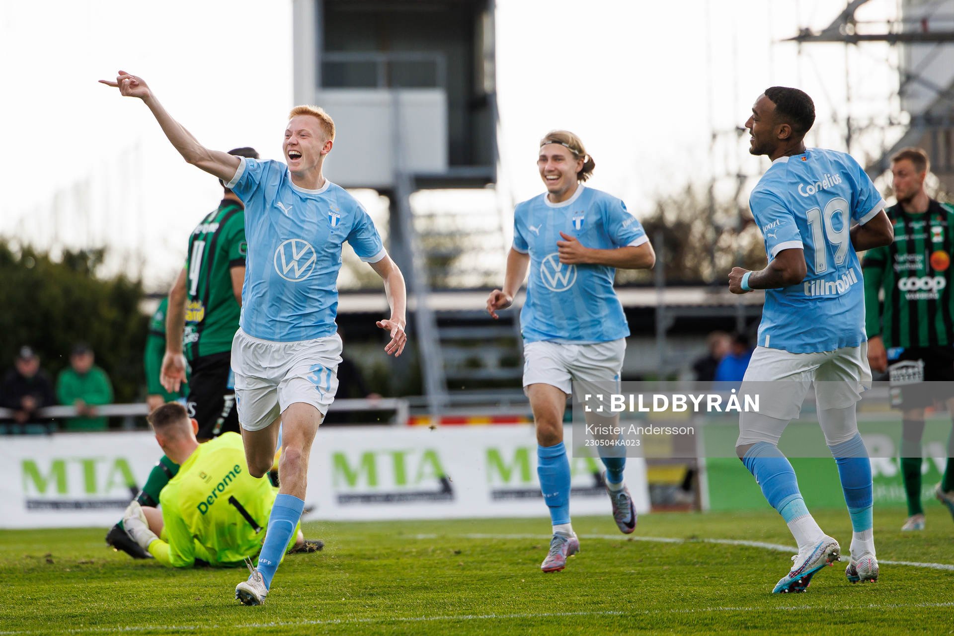 Malmö FFs Hugo Larsson jublar