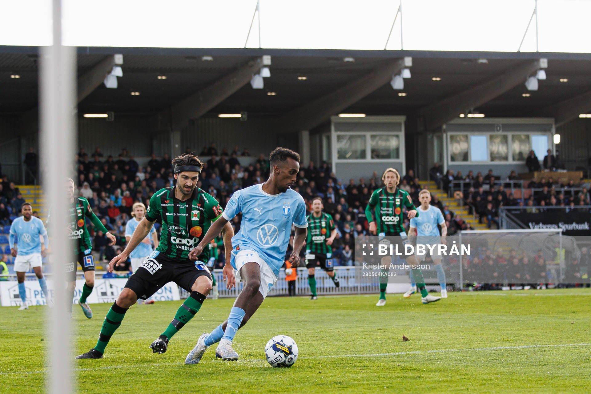Varbergs Oliver Stanisic och Malmö FFs Taha Ali