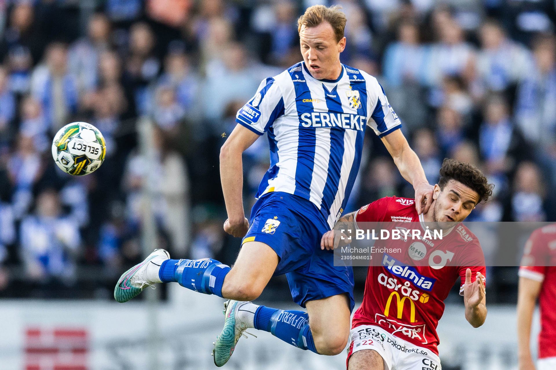 IFK Göteborgs Adam Carlén och Degerfors Justin Salmon