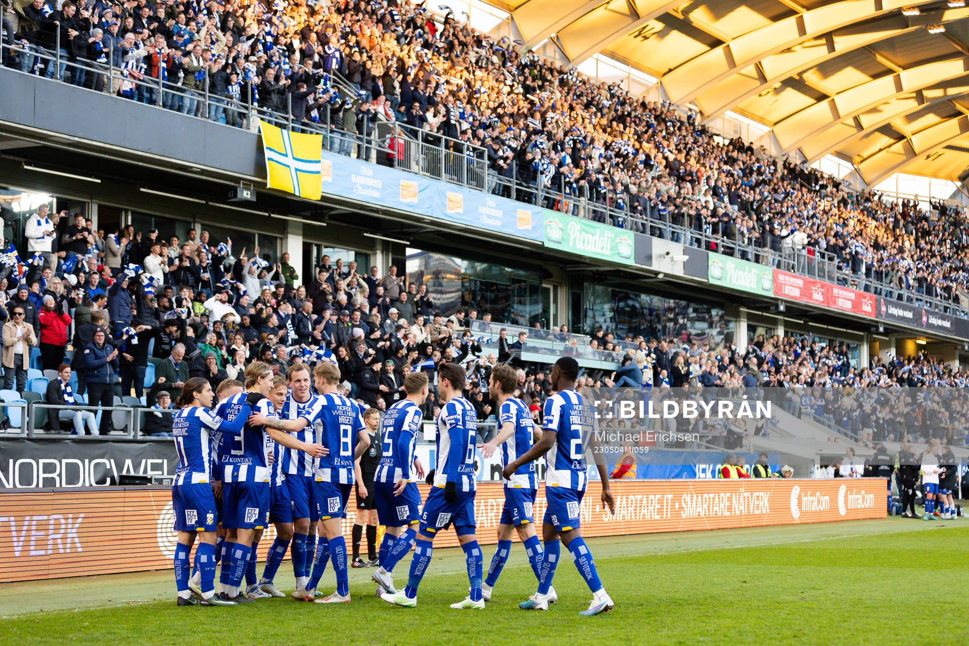 IFK Göteborgs Oscar Wendt jublar med lagkamrater