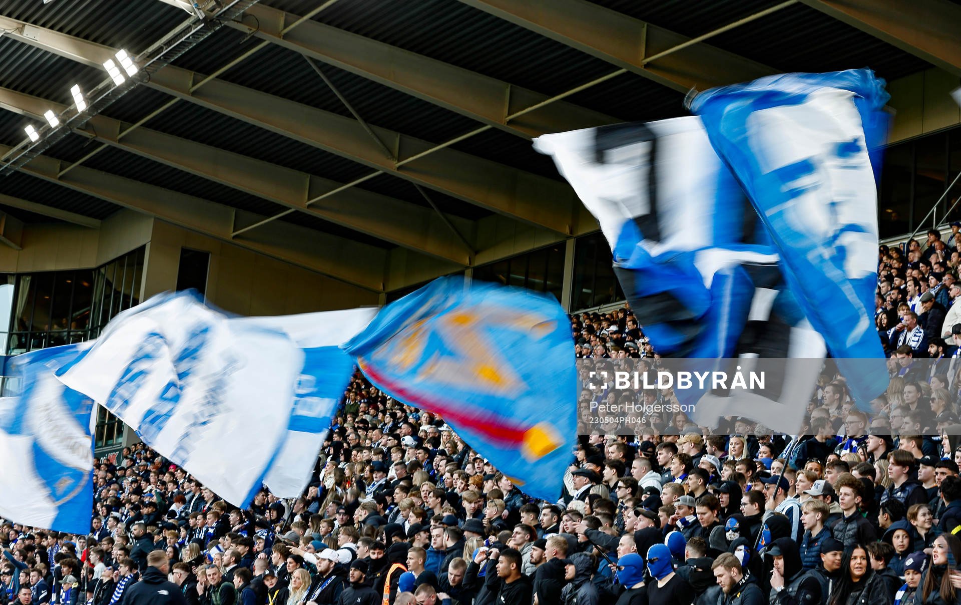 Norrköpings-supporters på Curva Nordahl under fotbollsmatchen i Allsvenskan mellan IFK Norrköping och Hammarby den 4 maj 2023 i Norrköping.