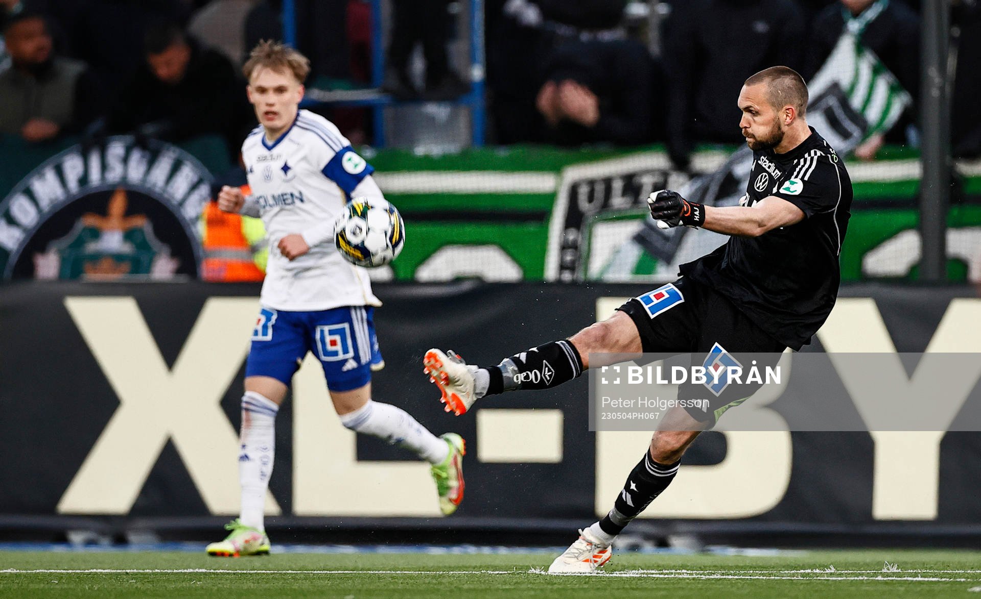 IFK Norrköpings målvakt Oscar Jansson under fotbollsmatchen i Allsvenskan mellan IFK Norrköping och Hammarby den 4 maj 2023 i Norrköping.