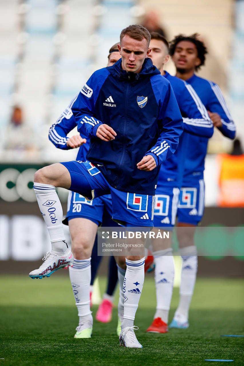 IFK Norrköpings Victor Stange Lind under fotbollsmatchen i Allsvenskan mellan IFK Norrköping och Hammarby den 4 maj 2023 i Norrköping. 