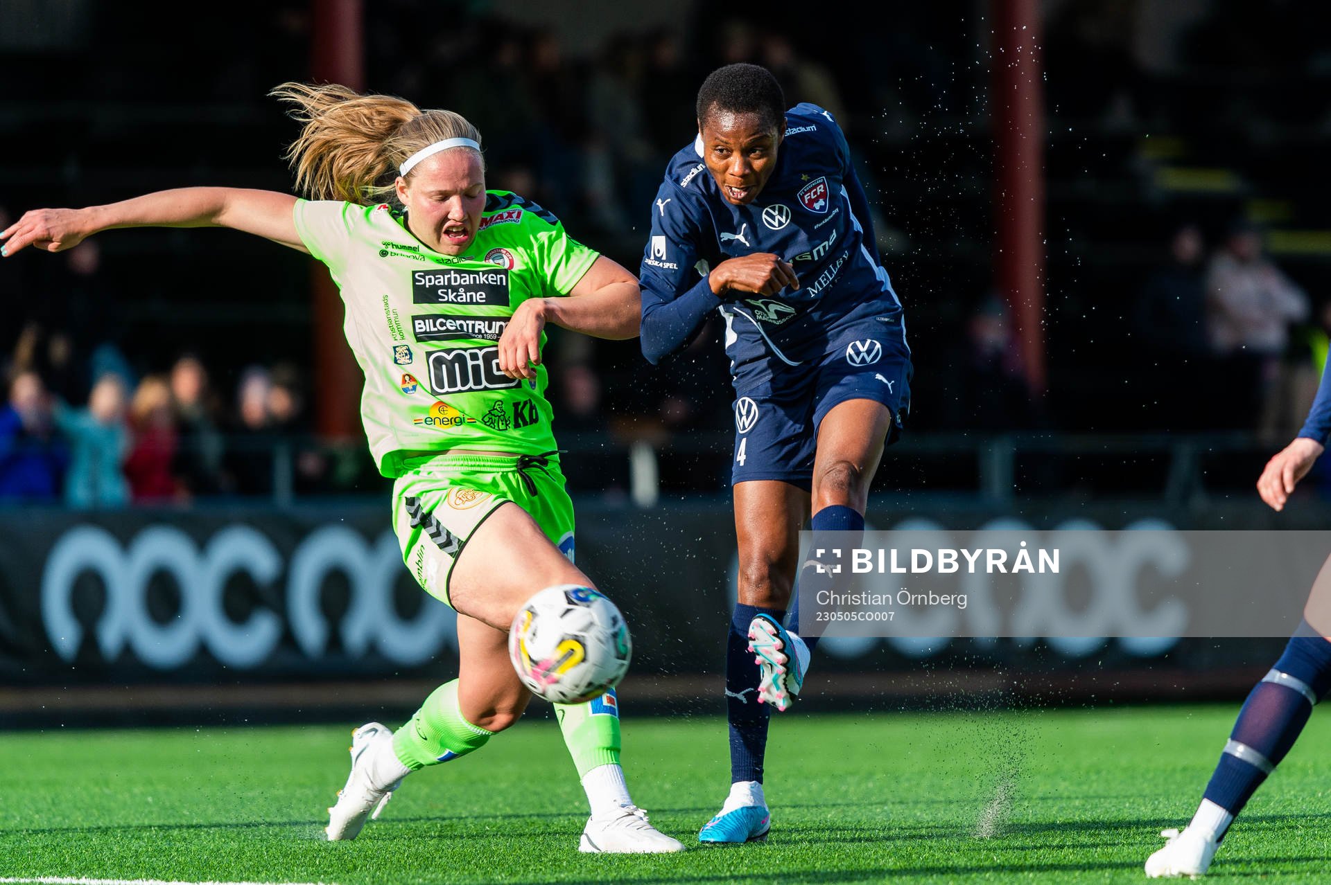 Kristianstads Hlin Eiriksdottir och FC Rosengårds Halimatu