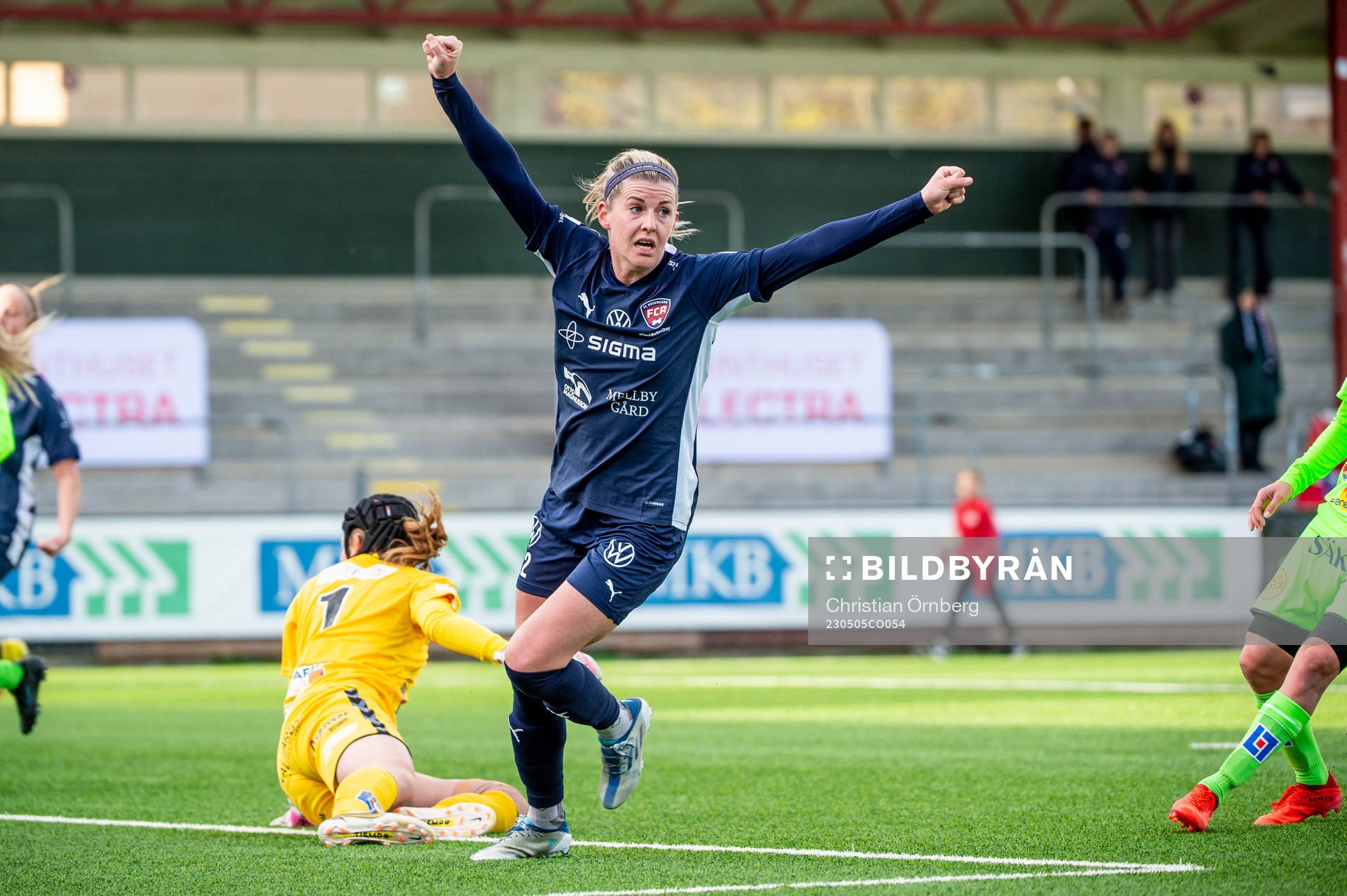 FC Rosengårds Olivia Schough jublar