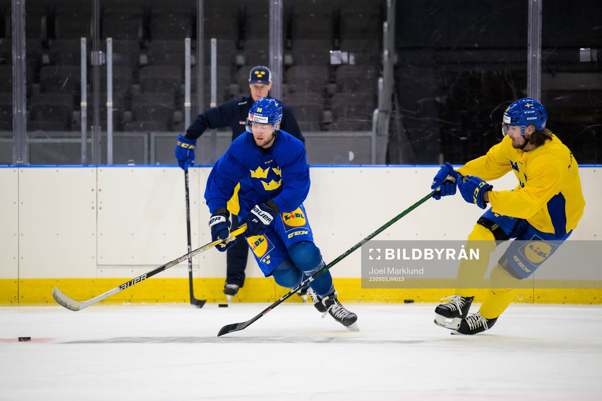 Alexander Nylander and Linus Johansson of Sweden at a