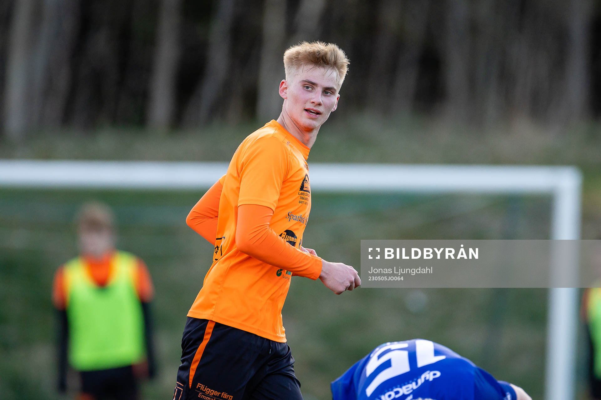 Älmeboda/Linneryds Rasmus Brauer under fotbollsmatchen i division 3 sydöstra götaland mellan Hovshaga och Älmeboda/Linneryd den 5 maj 2023 i Växjö.