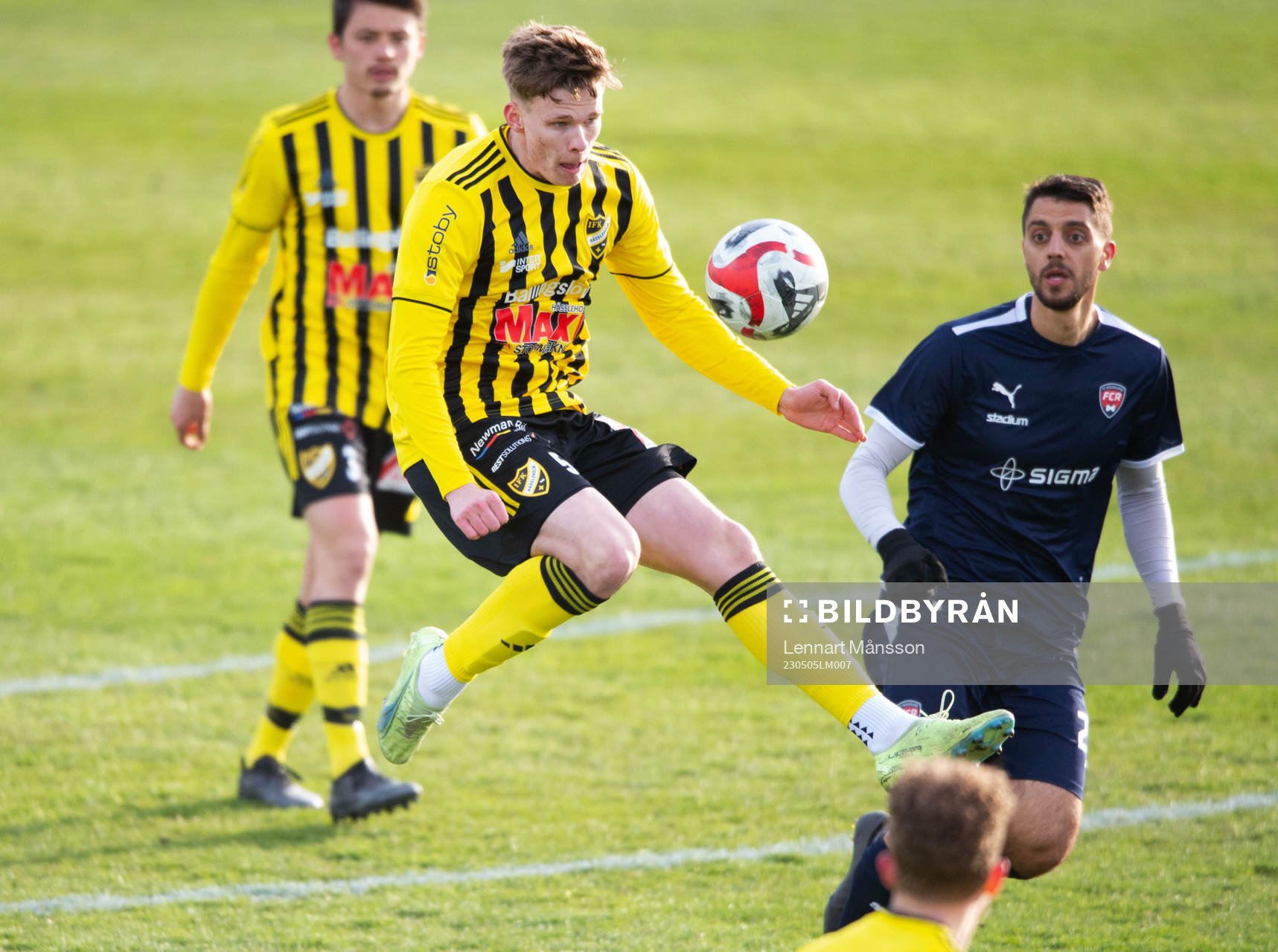 IFK Hässleholms Axel Henriksson i matchen i division 2