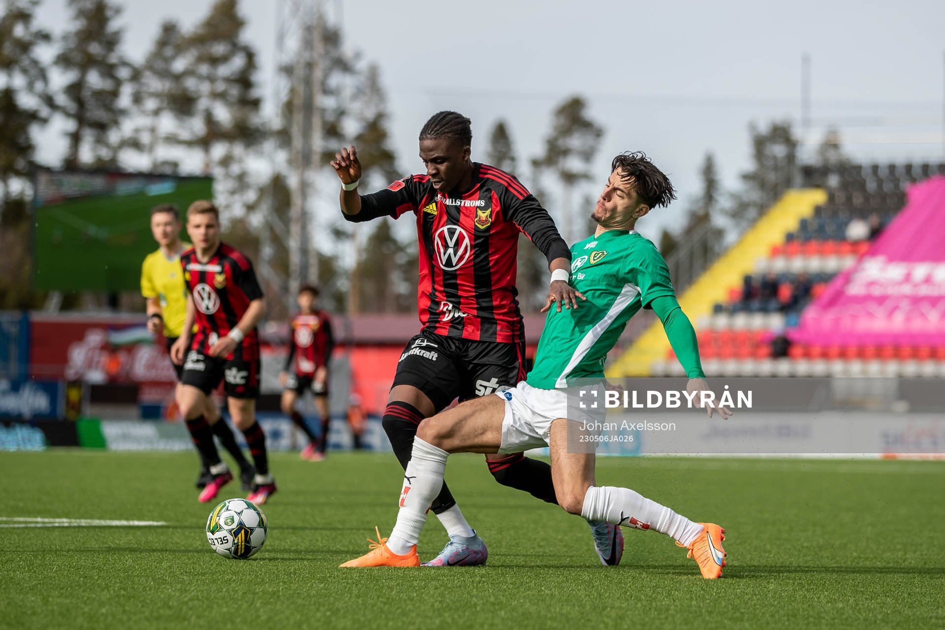 Östersunds Calvin Kabuye och Jönköpings Södras Flamur