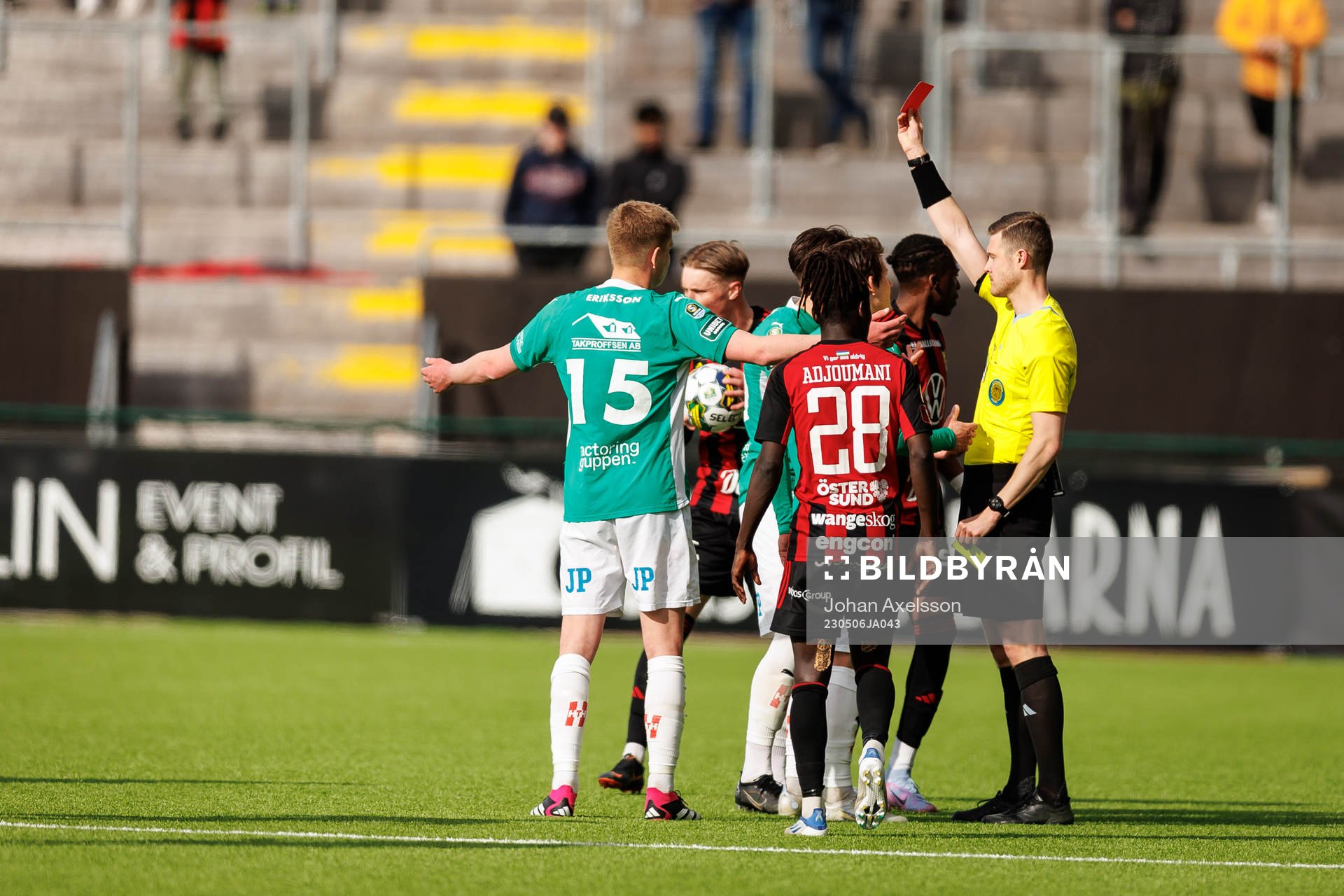Jönköpings Södras Adam Ben Lamin får rött kort